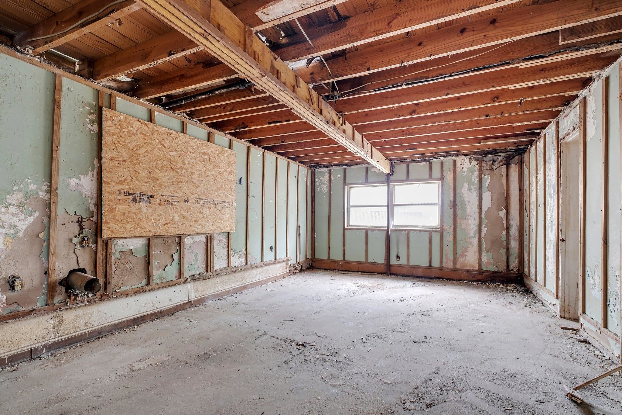 111 Young Street Unit: 14