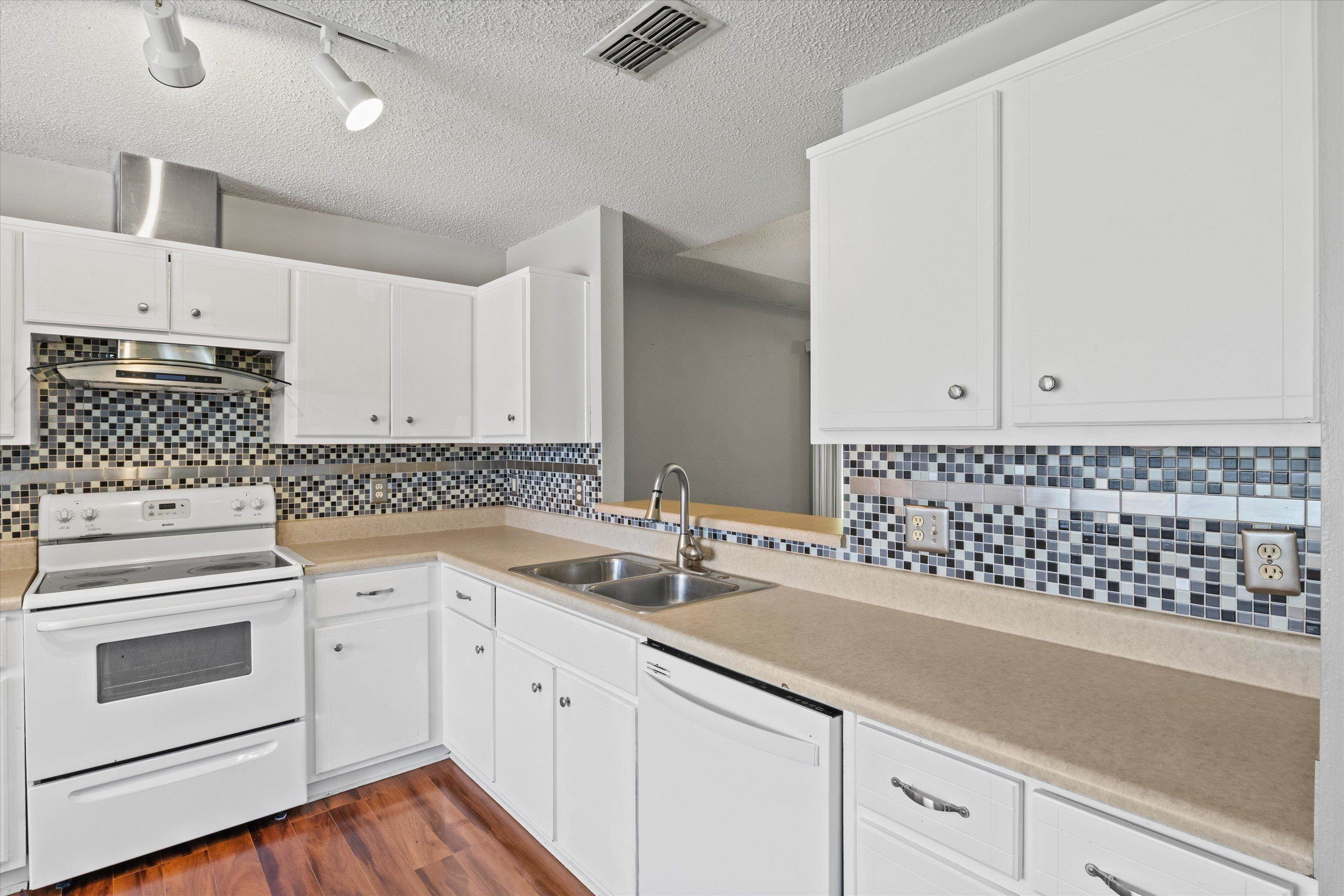 2896 Briar Court