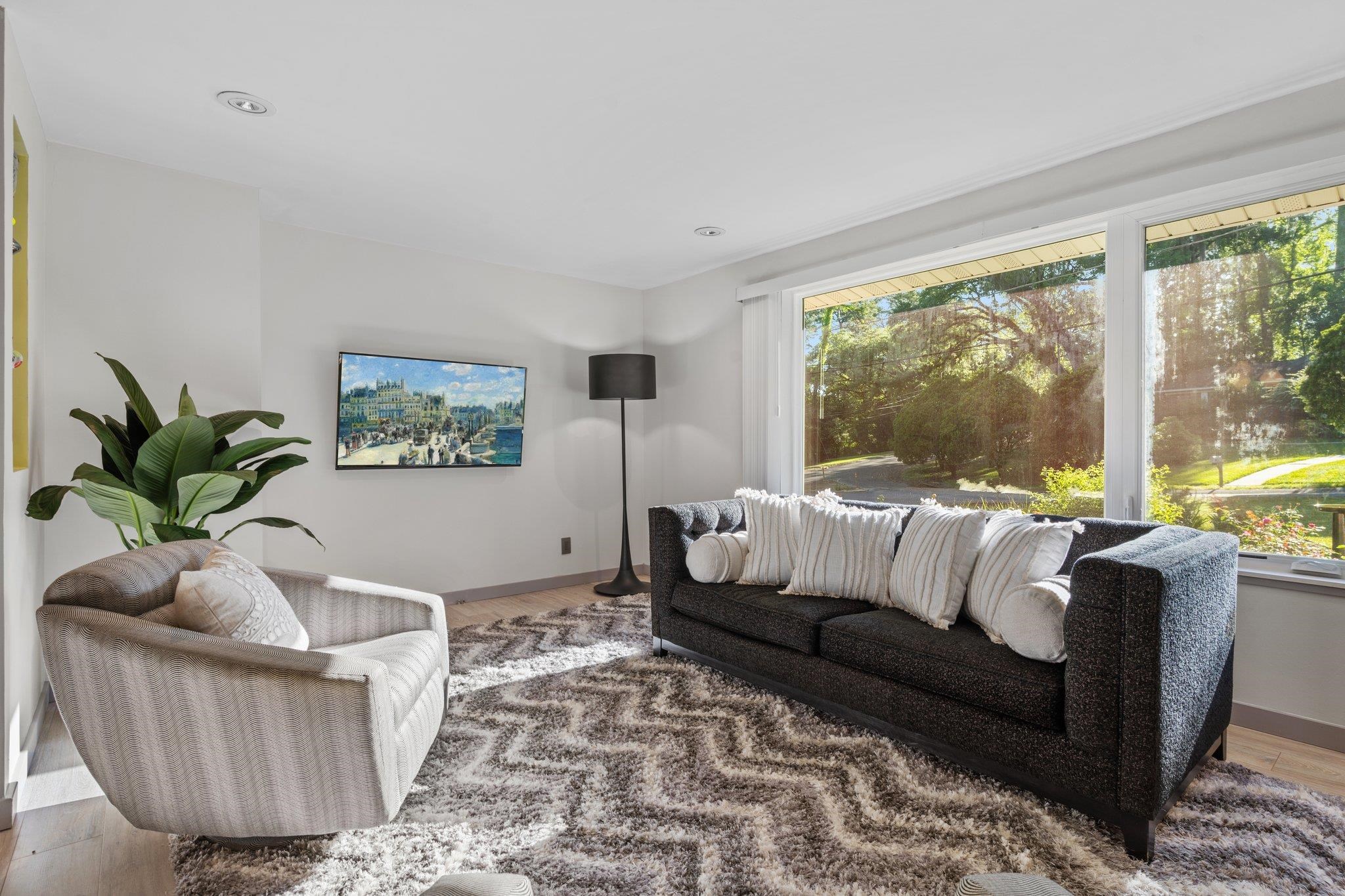1906 Skyland Drive