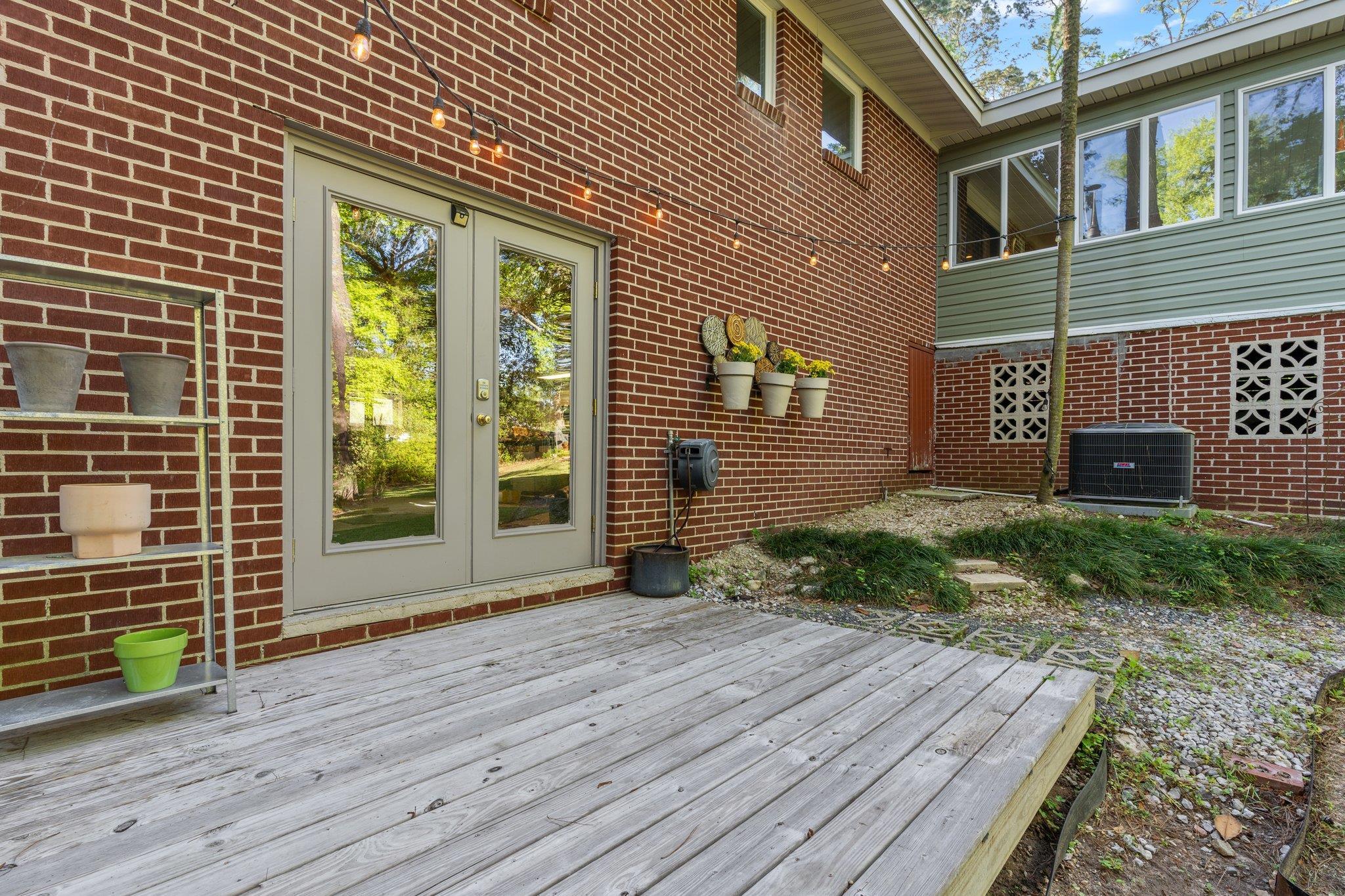 1906 Skyland Drive