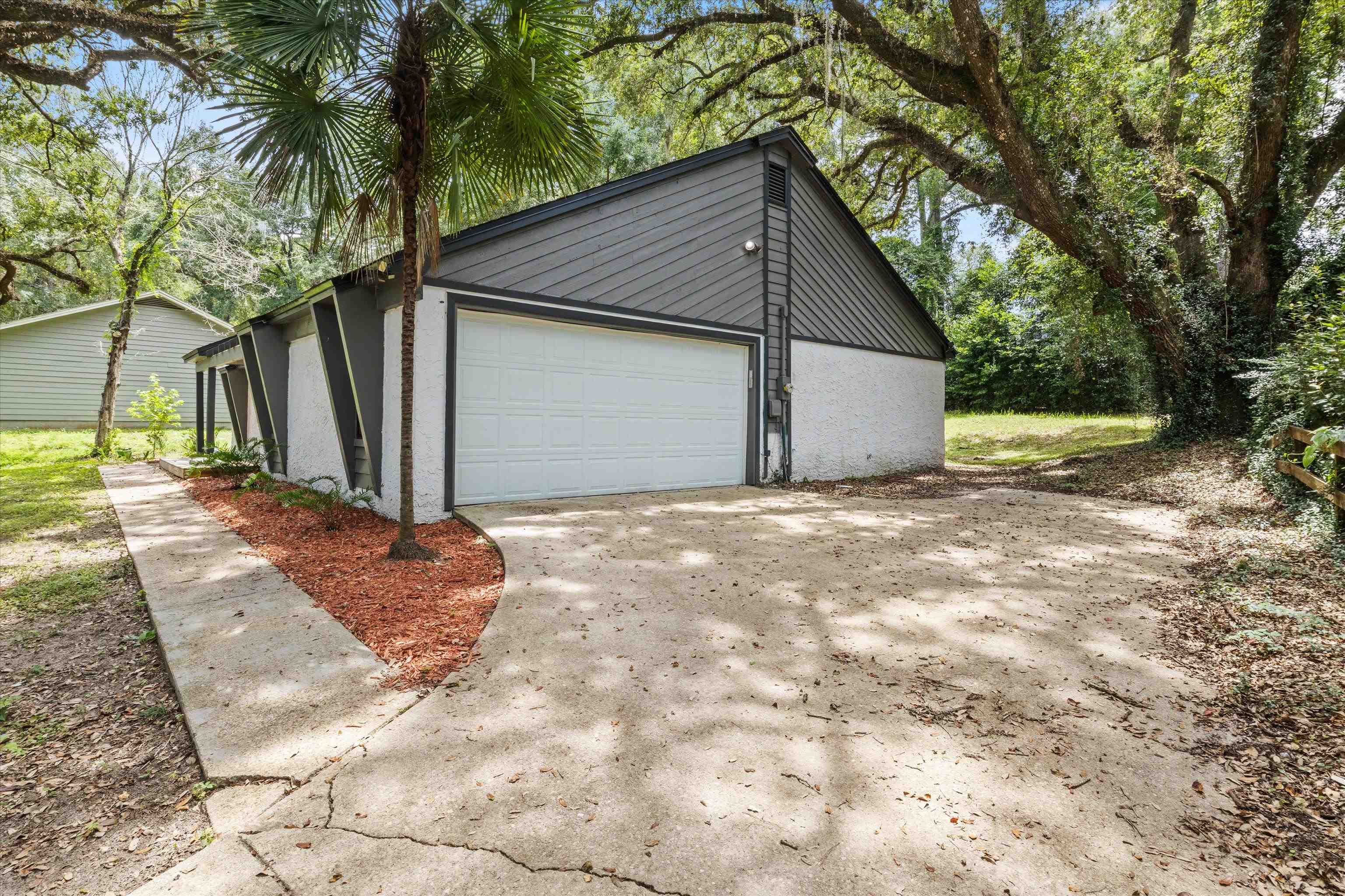 2904 Duffton Loop