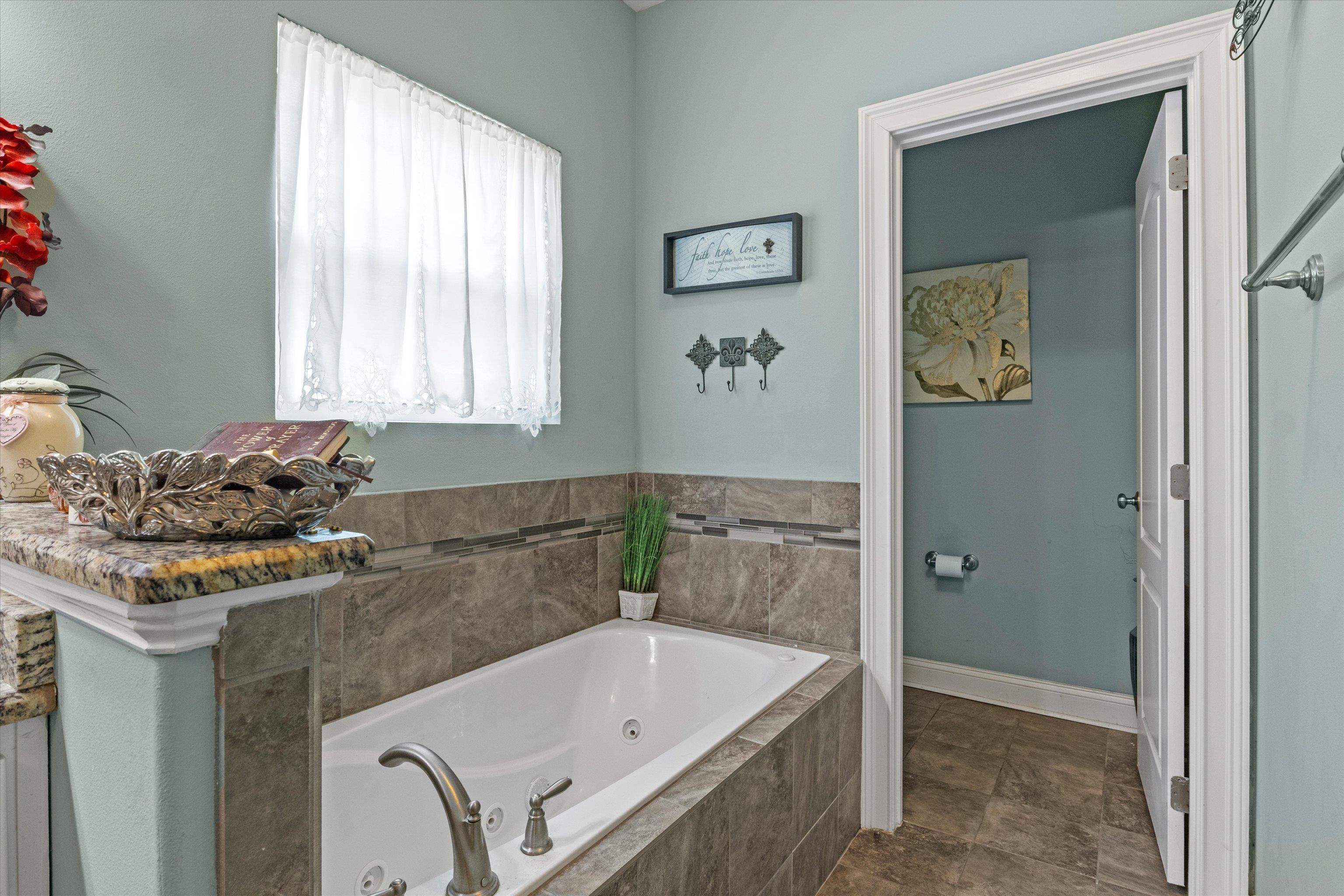 255 San Bonita Way