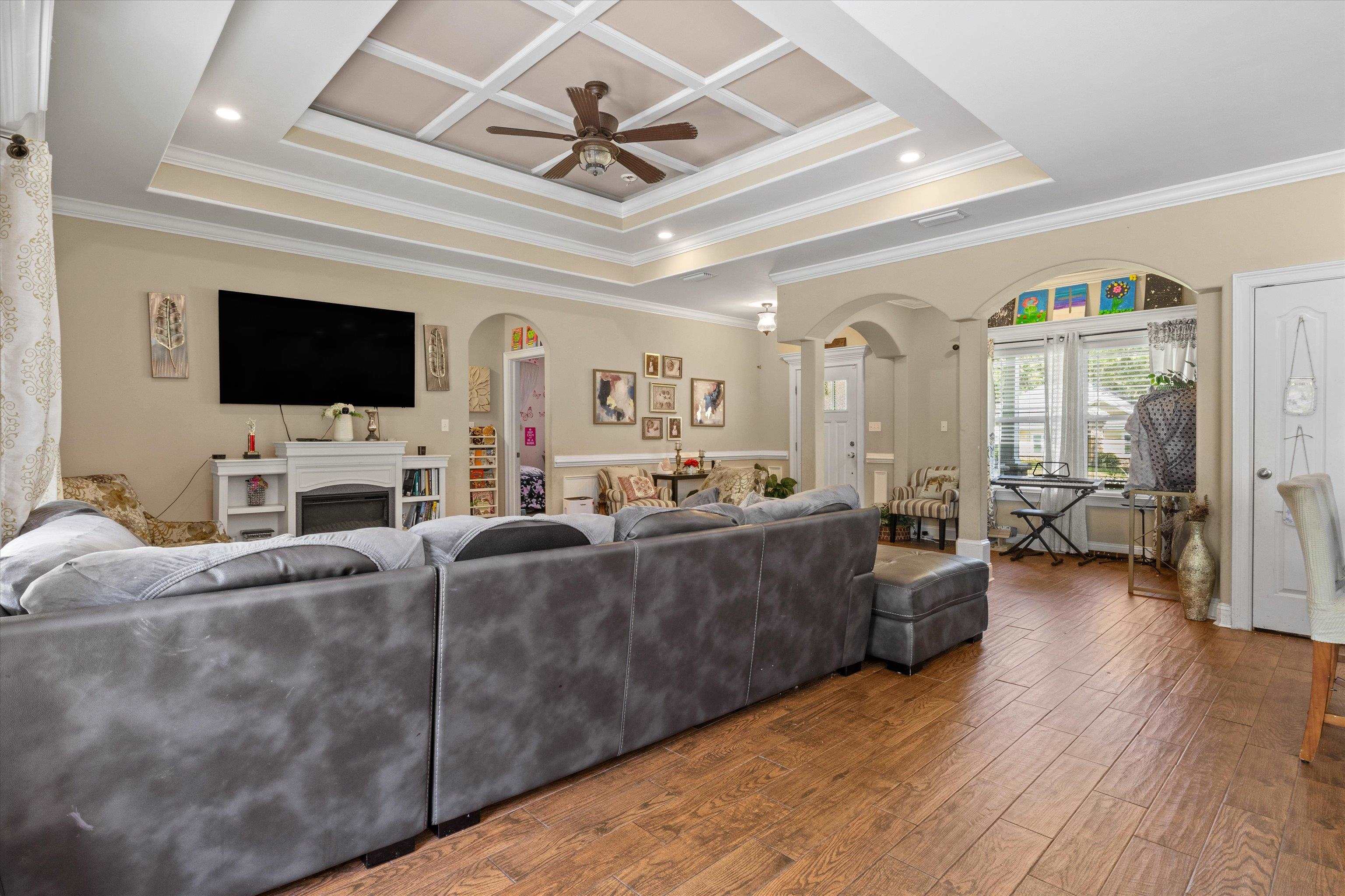 255 San Bonita Way
