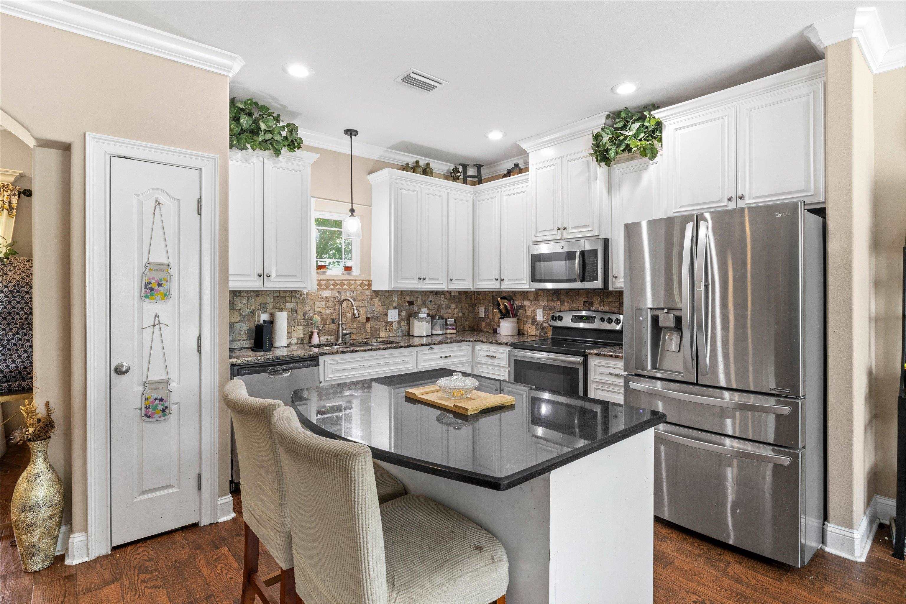 255 San Bonita Way