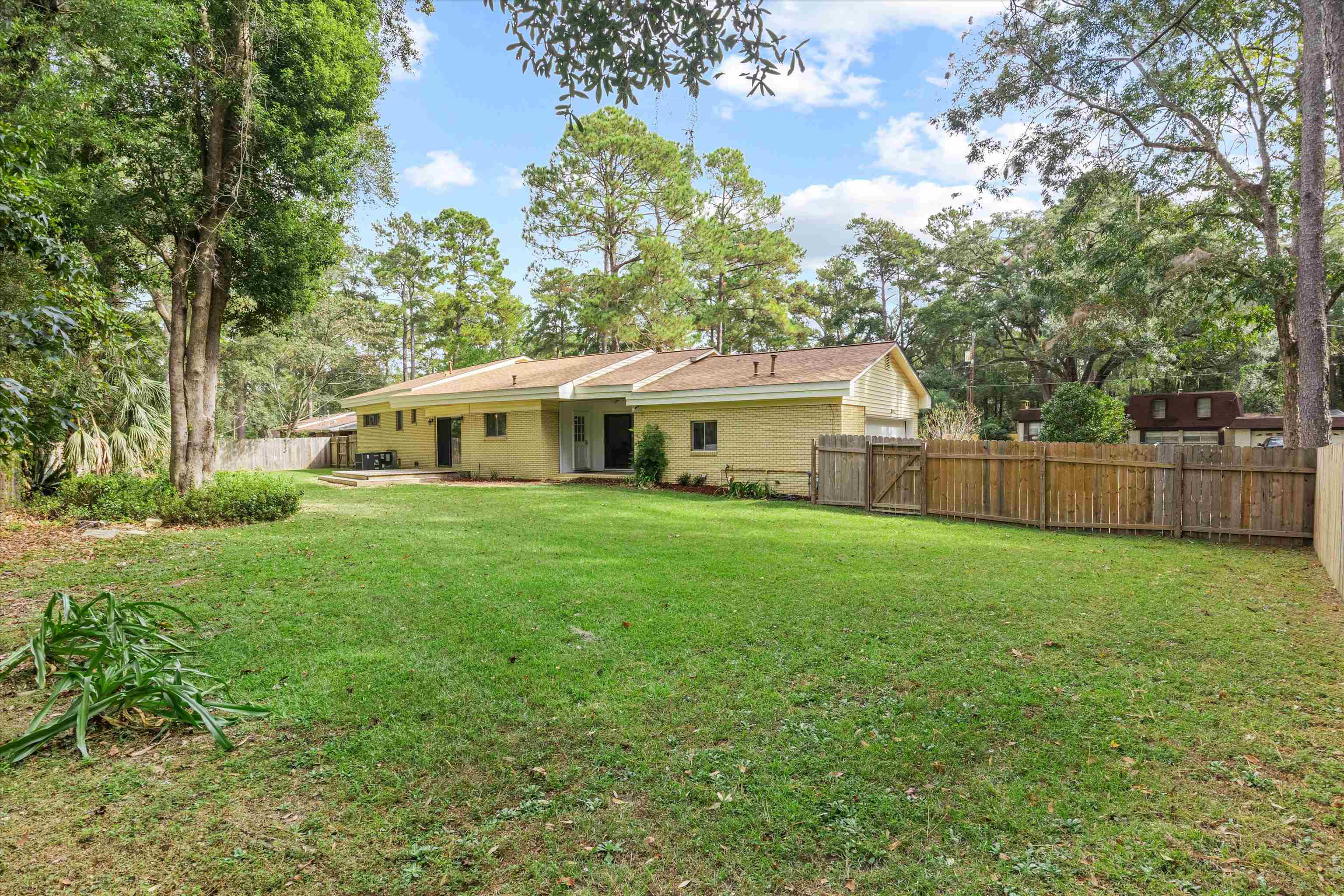 2506 Sir Williams Street