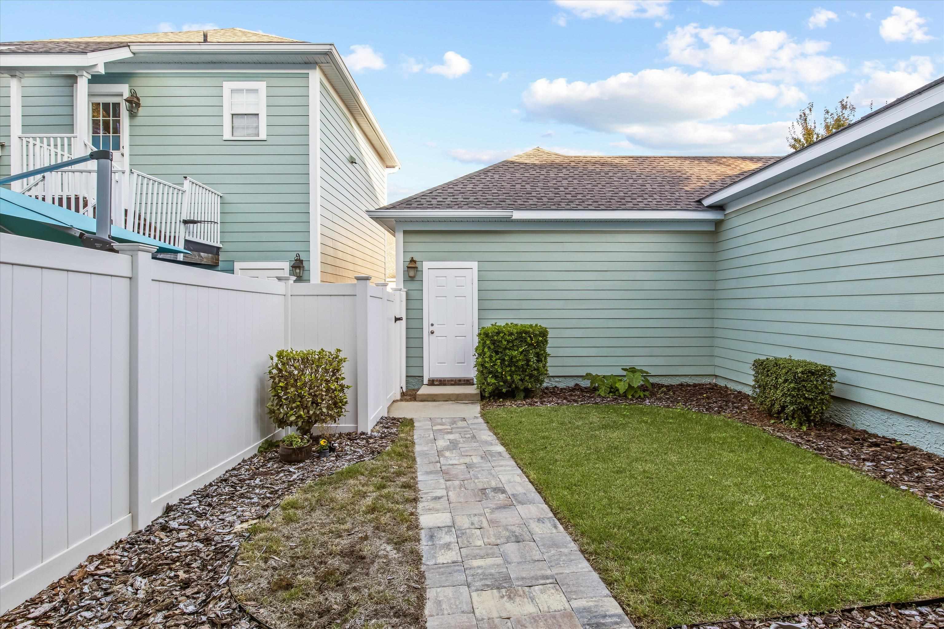 4238 Avon Park Circle
