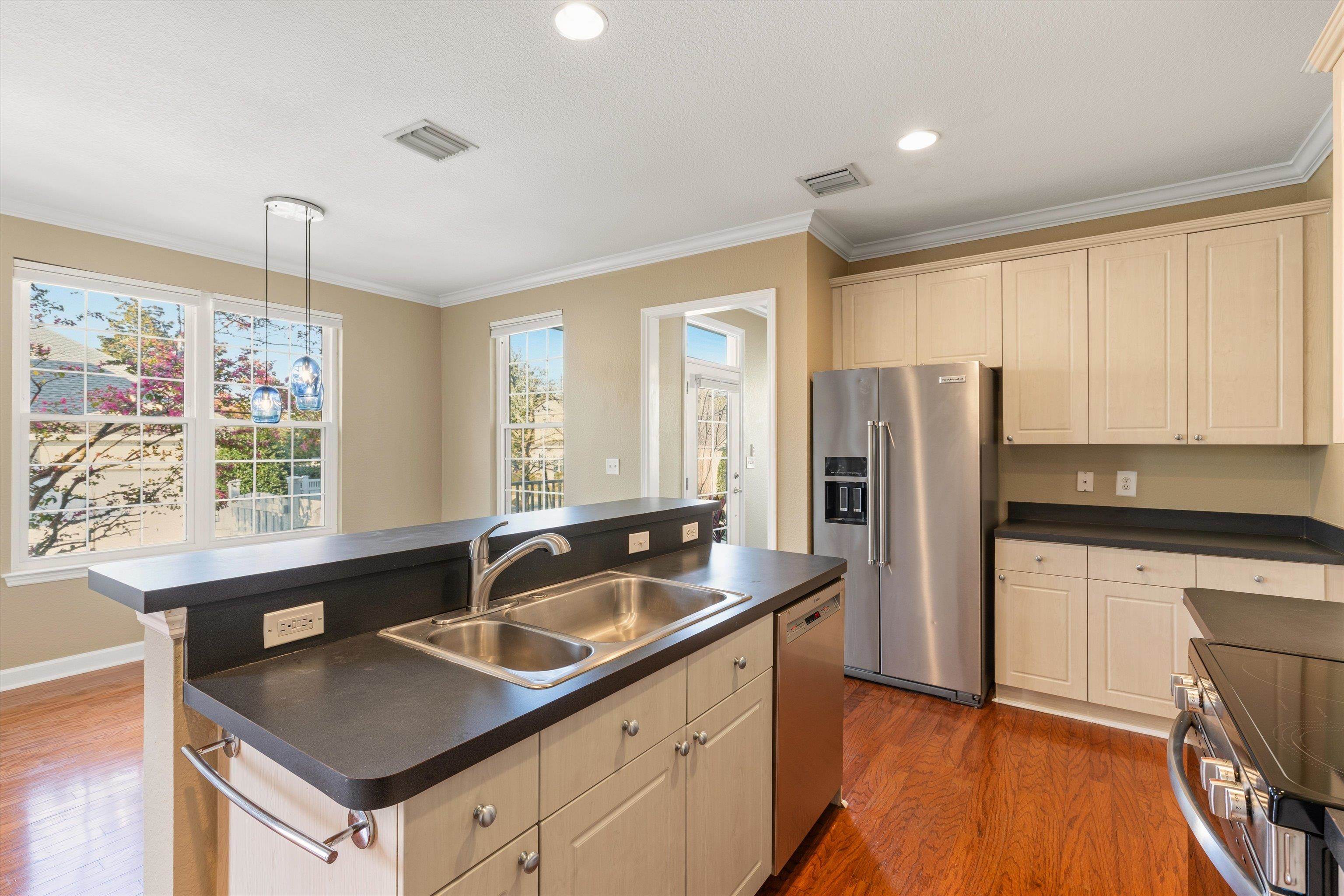 4000 Colleton Court