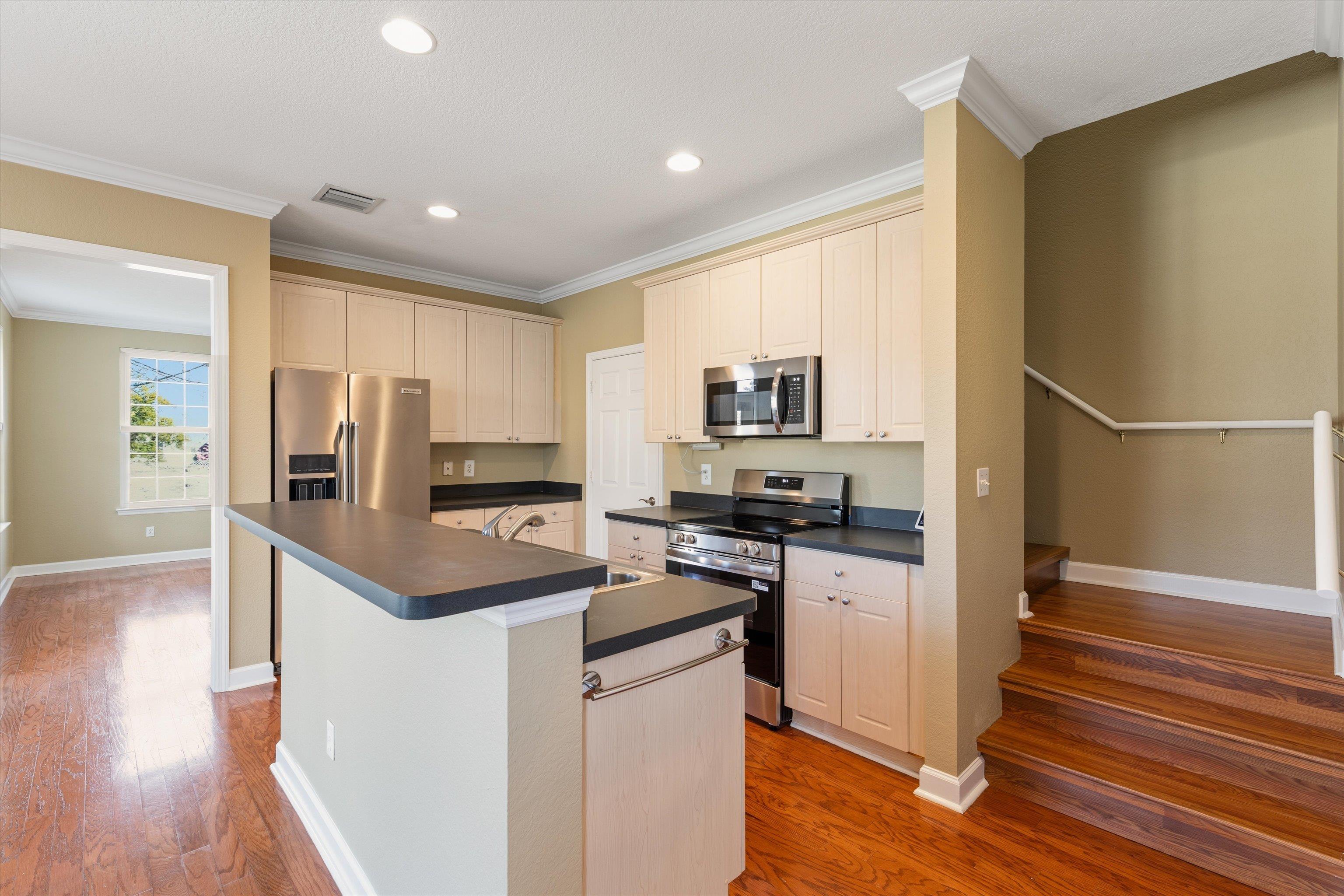 4000 Colleton Court