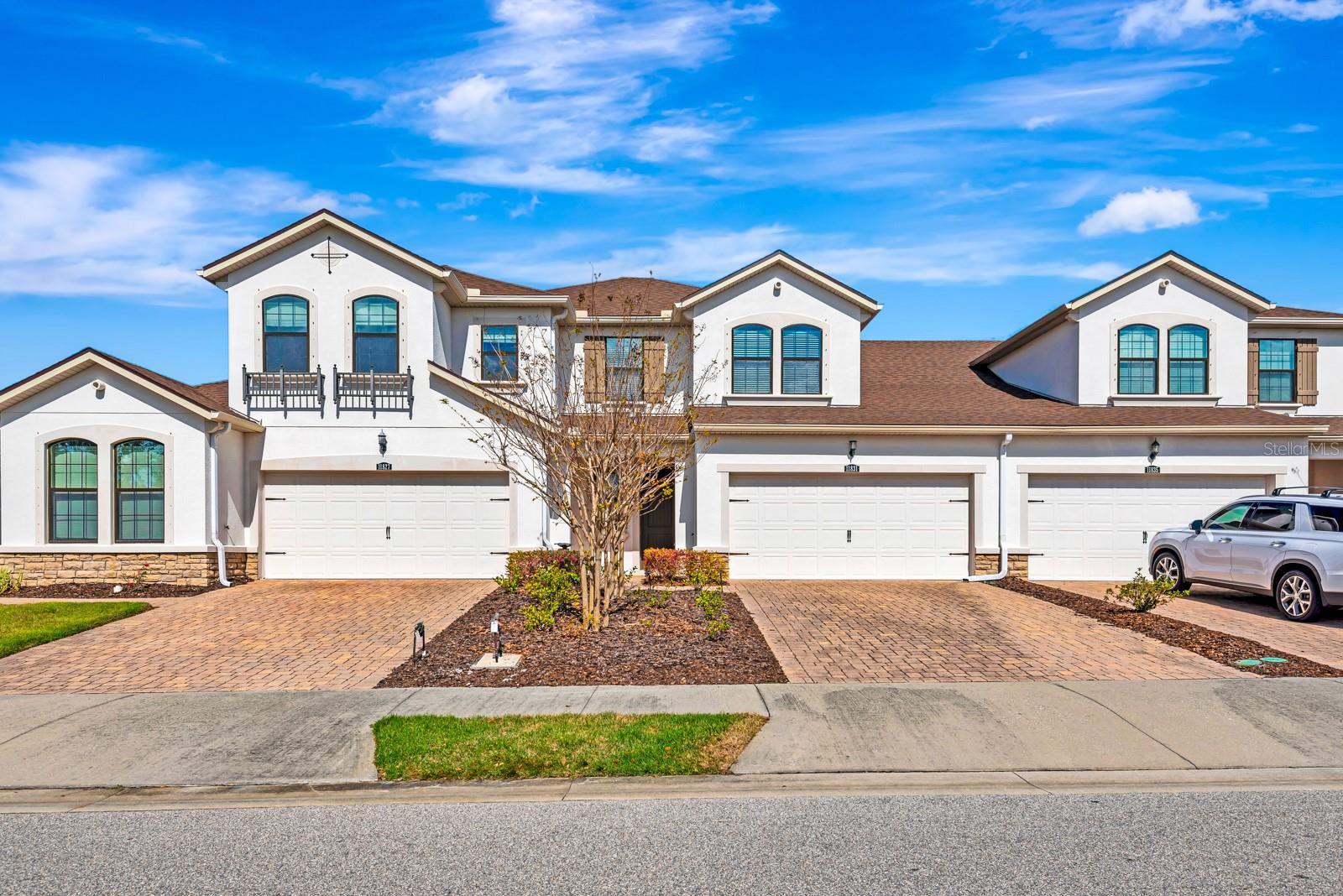 11831 BROOKSIDE DR