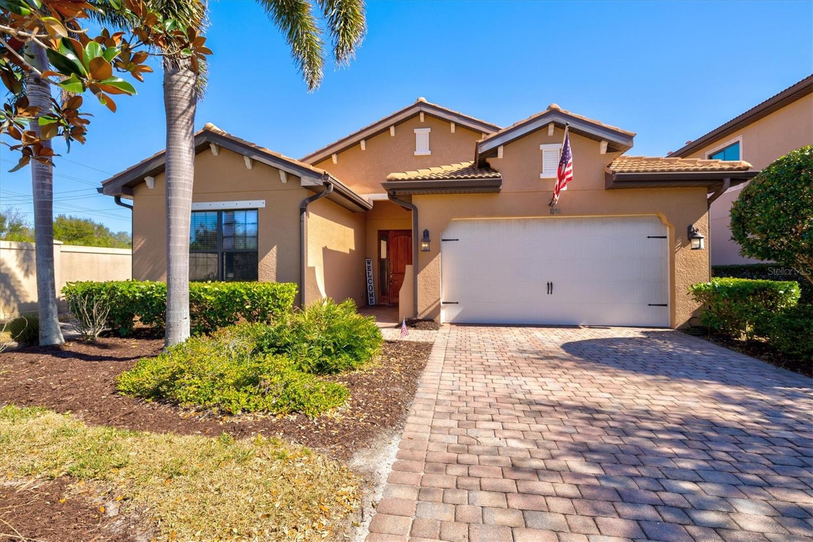 1098 BRADBERRY DR