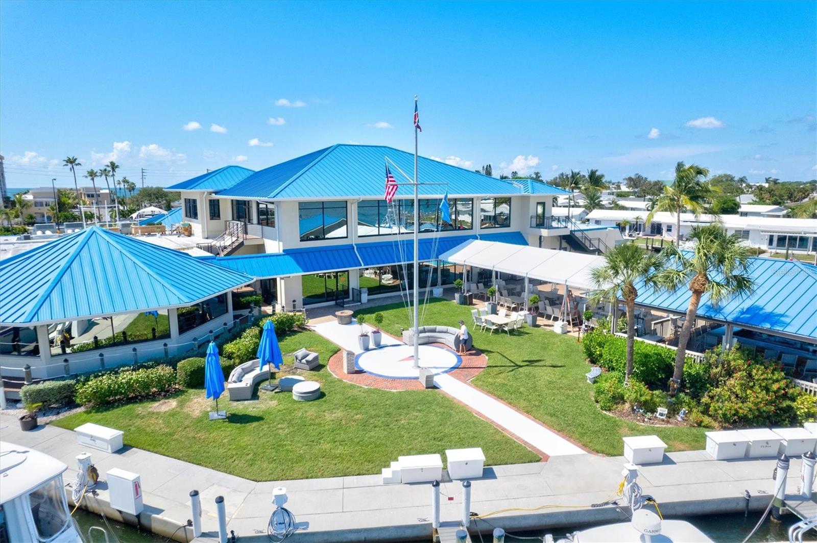 3310 SIESTA DR
