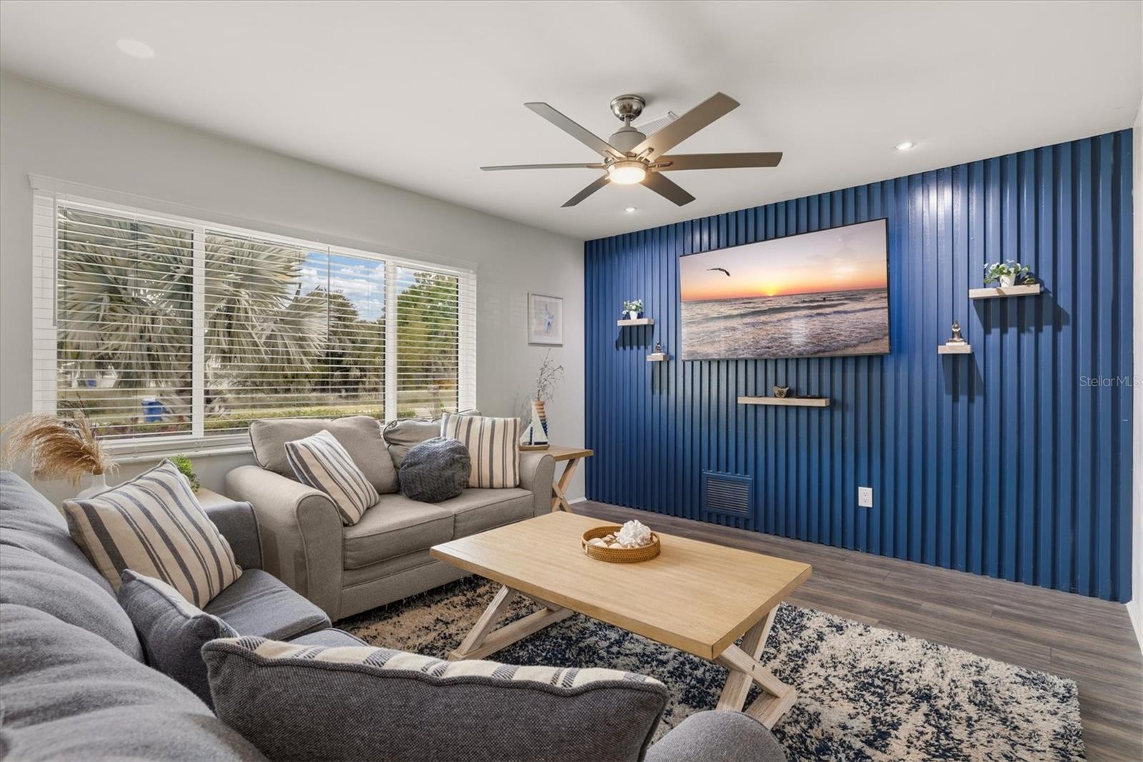 3310 SIESTA DR