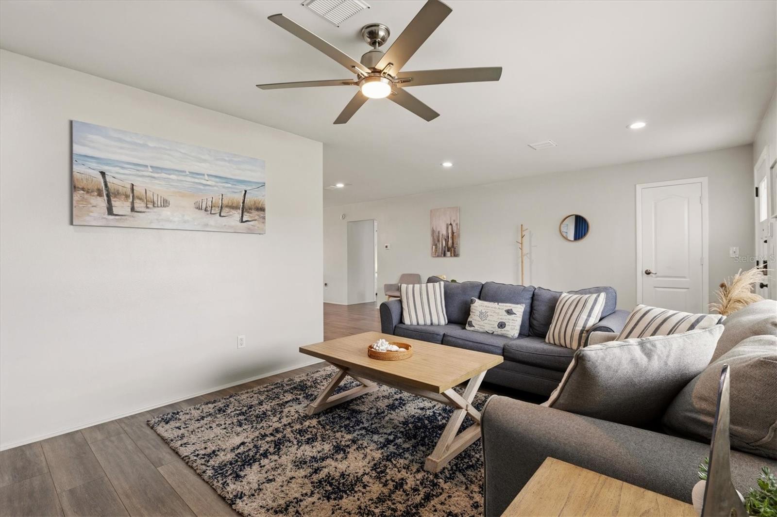 3310 SIESTA DR