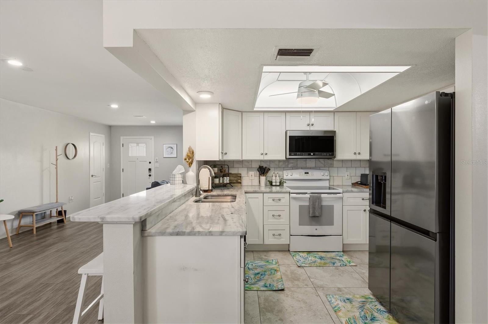 3310 SIESTA DR
