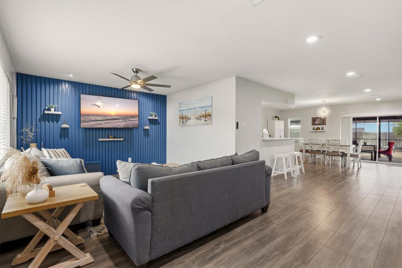 3310 SIESTA DR