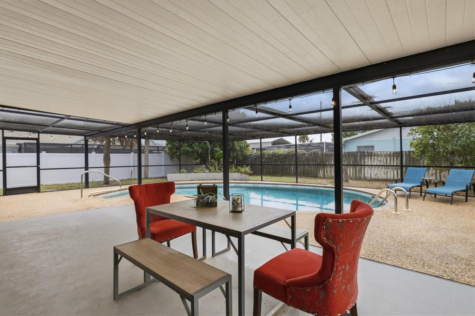 3310 SIESTA DR