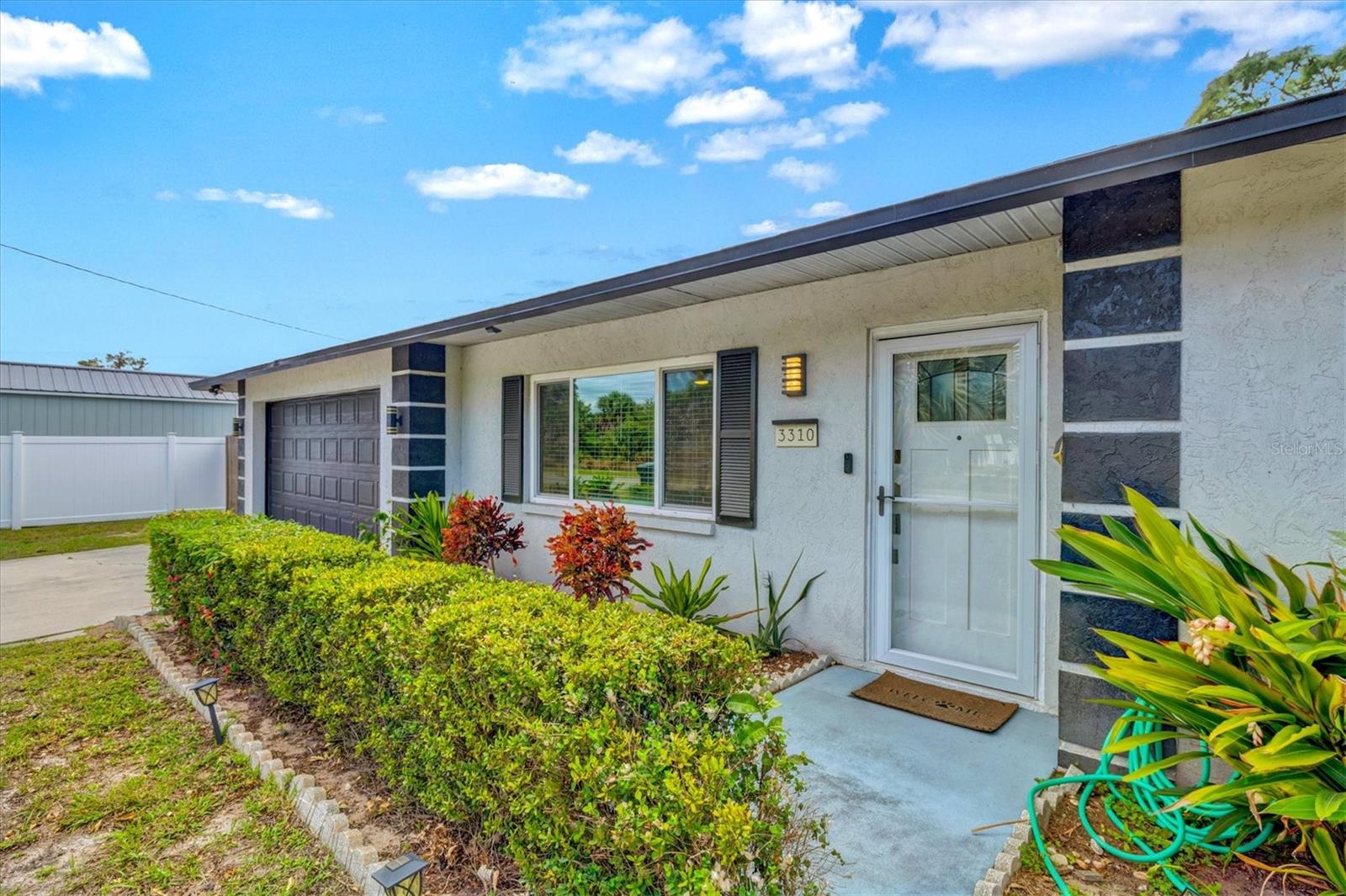 3310 SIESTA DR