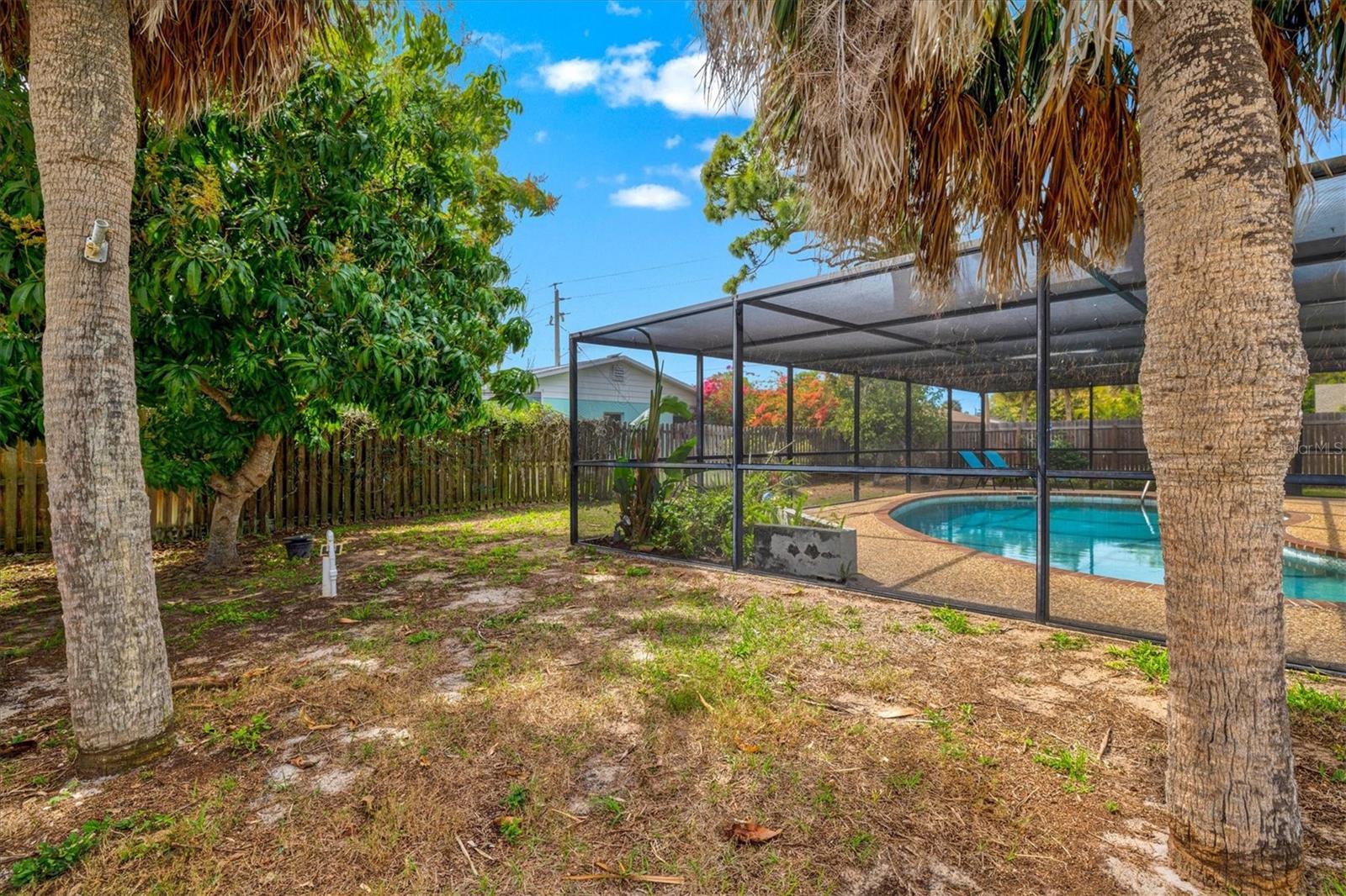 3310 SIESTA DR