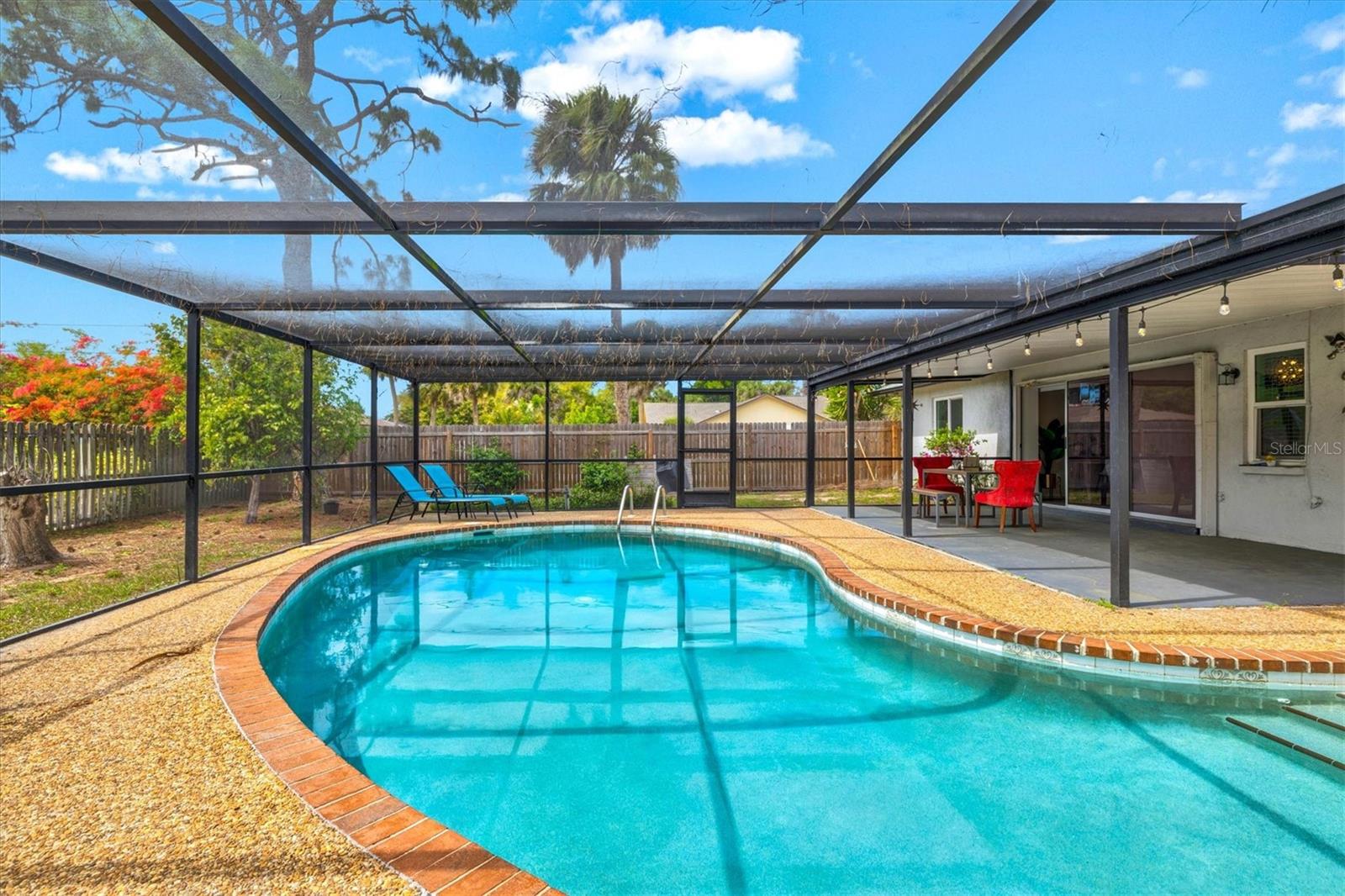 3310 SIESTA DR