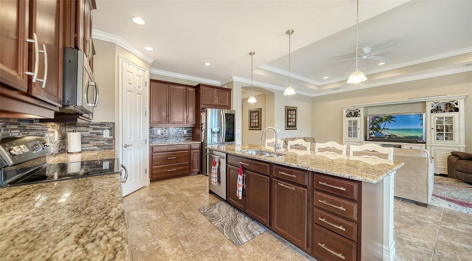 1051 BRADBERRY DR