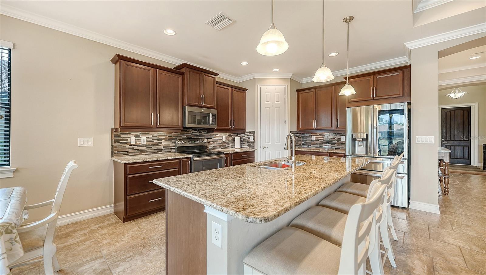 1051 BRADBERRY DR