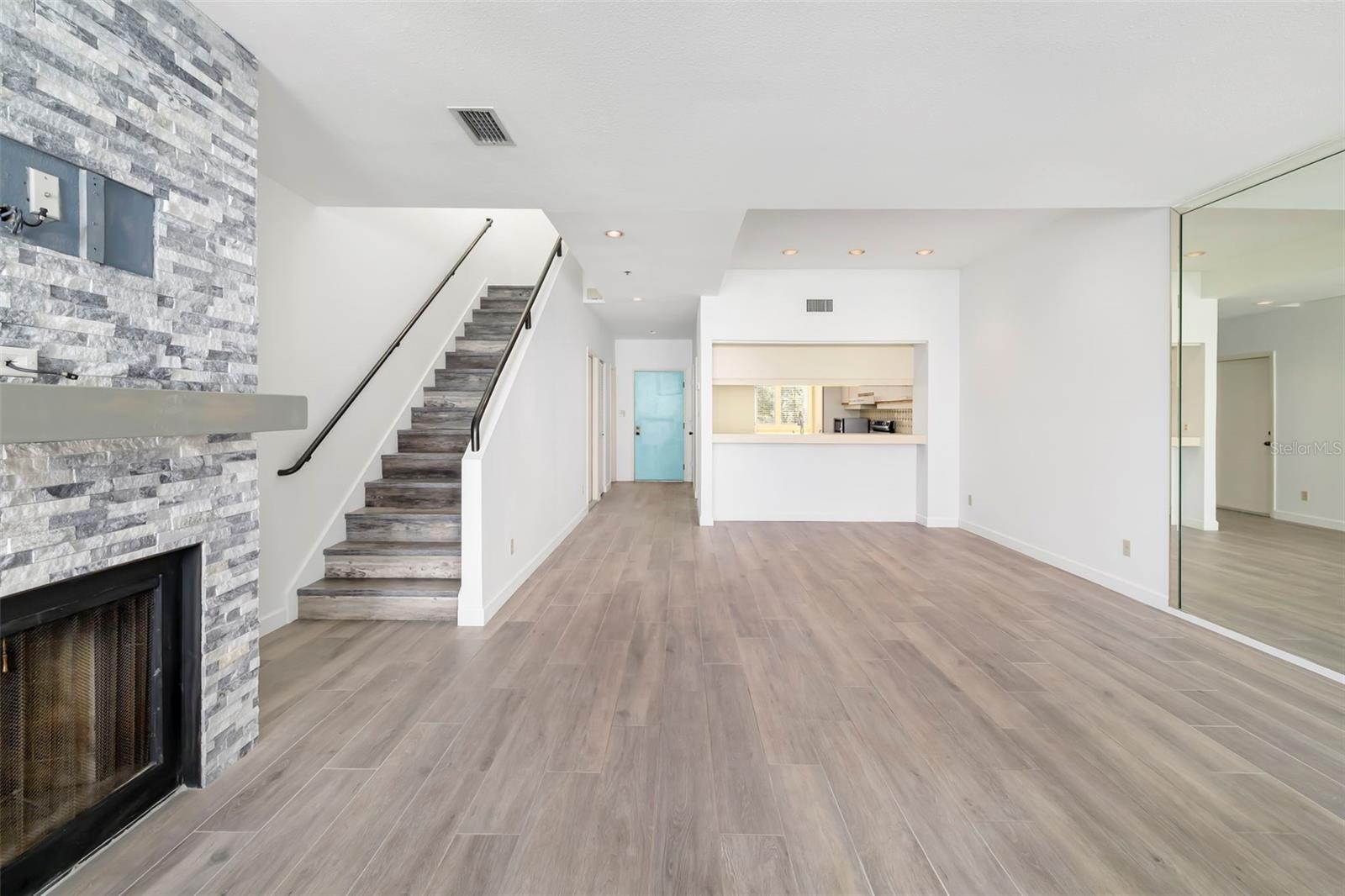 1920 HARBOURSIDE DR #1003