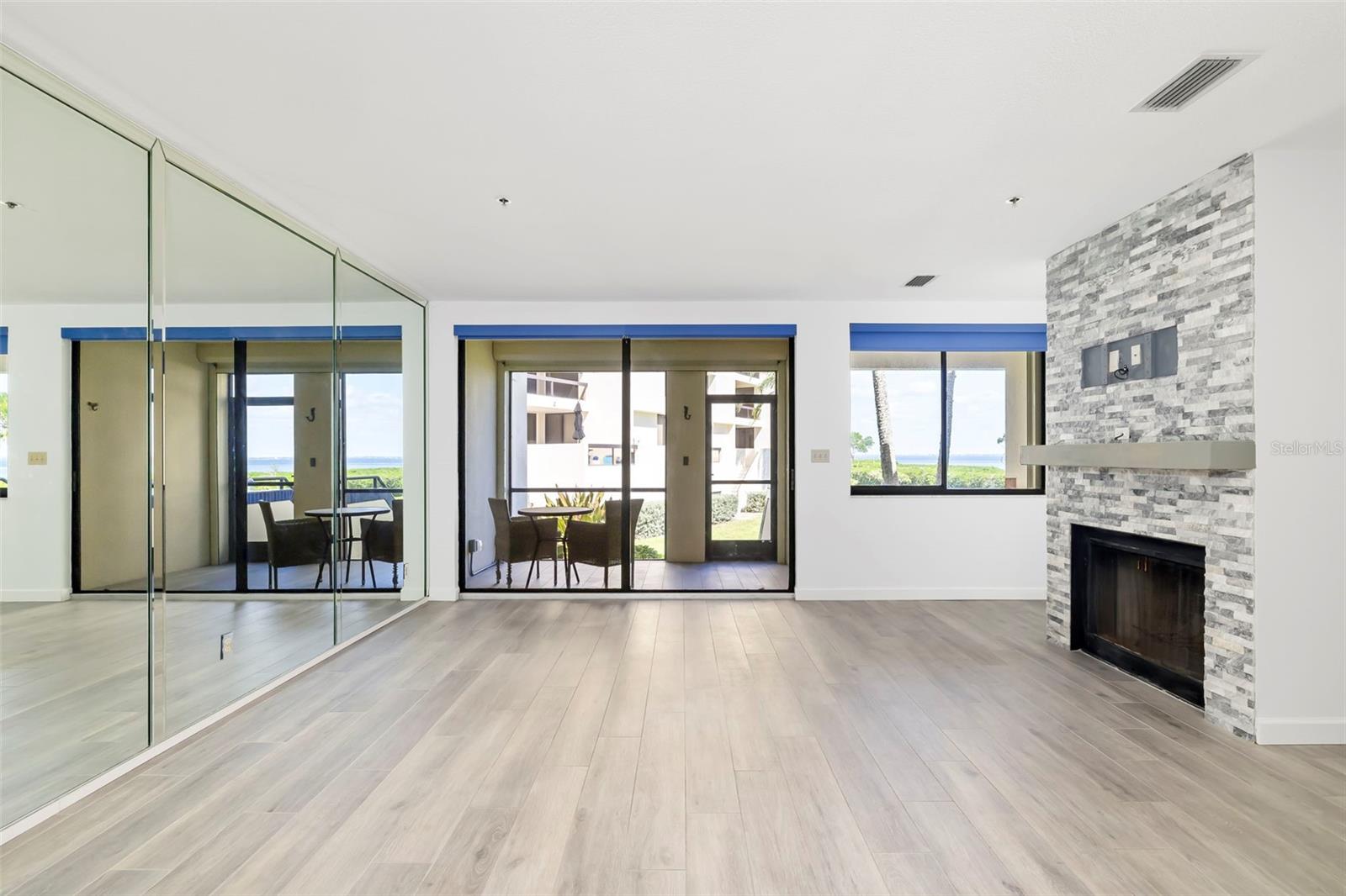 1920 HARBOURSIDE DR #1003