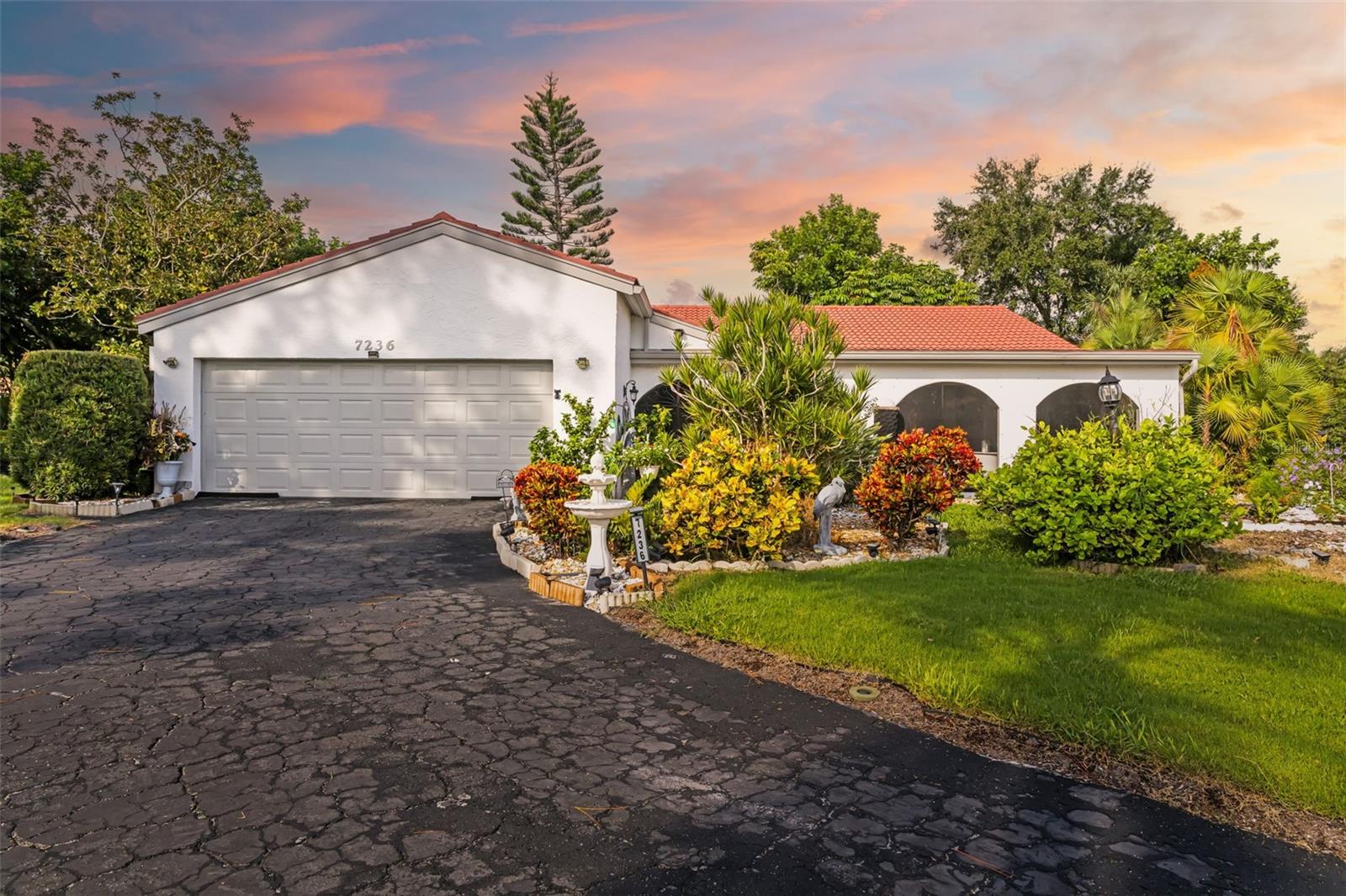 7236 Las Casas Dr Sarasota Fl Us 34243 Mfra4709351