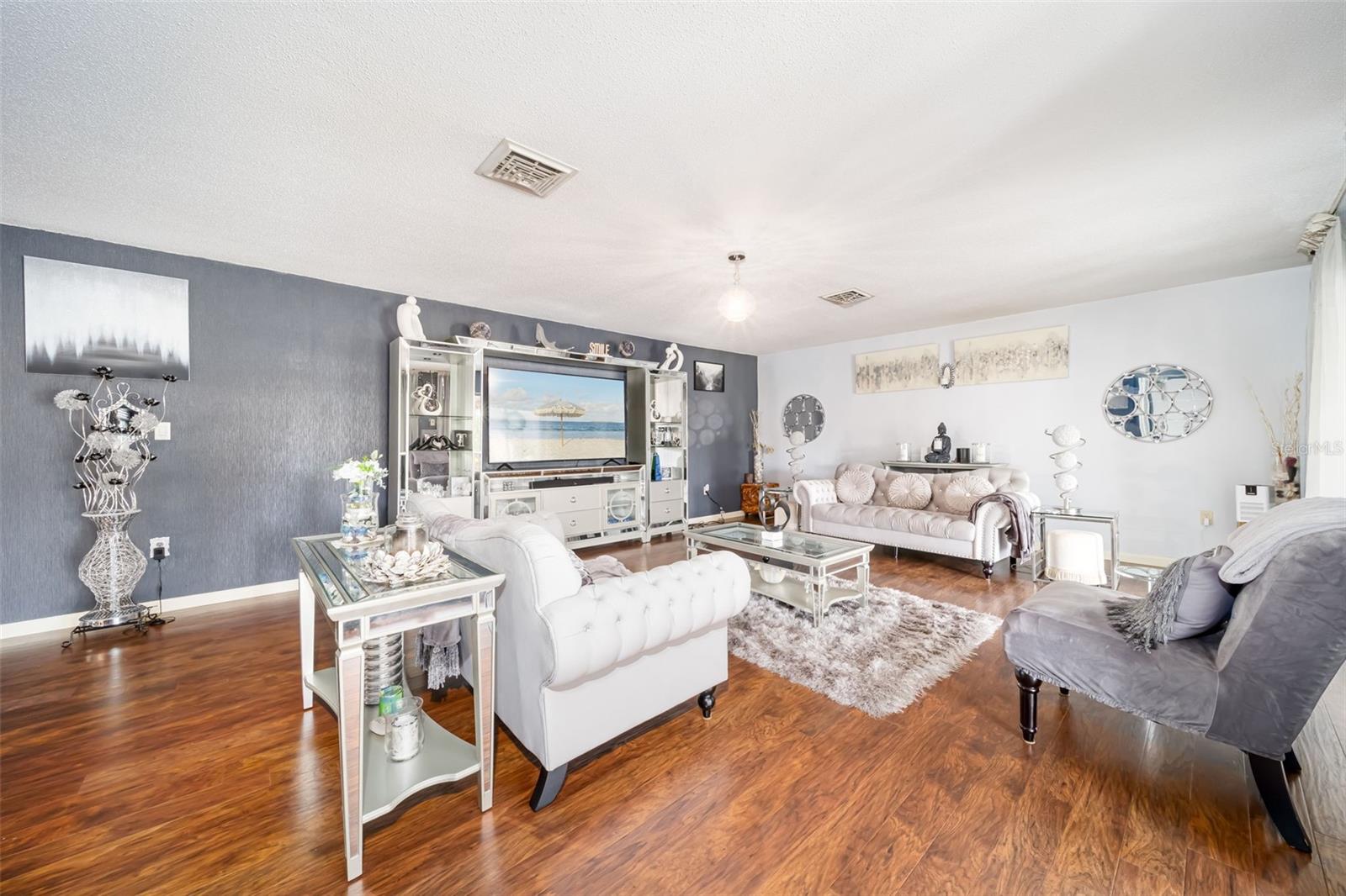 7236 LAS CASAS DR