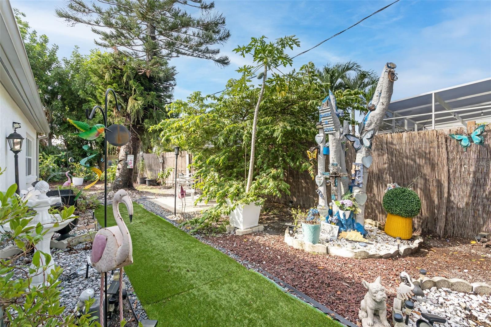 7236 LAS CASAS DR