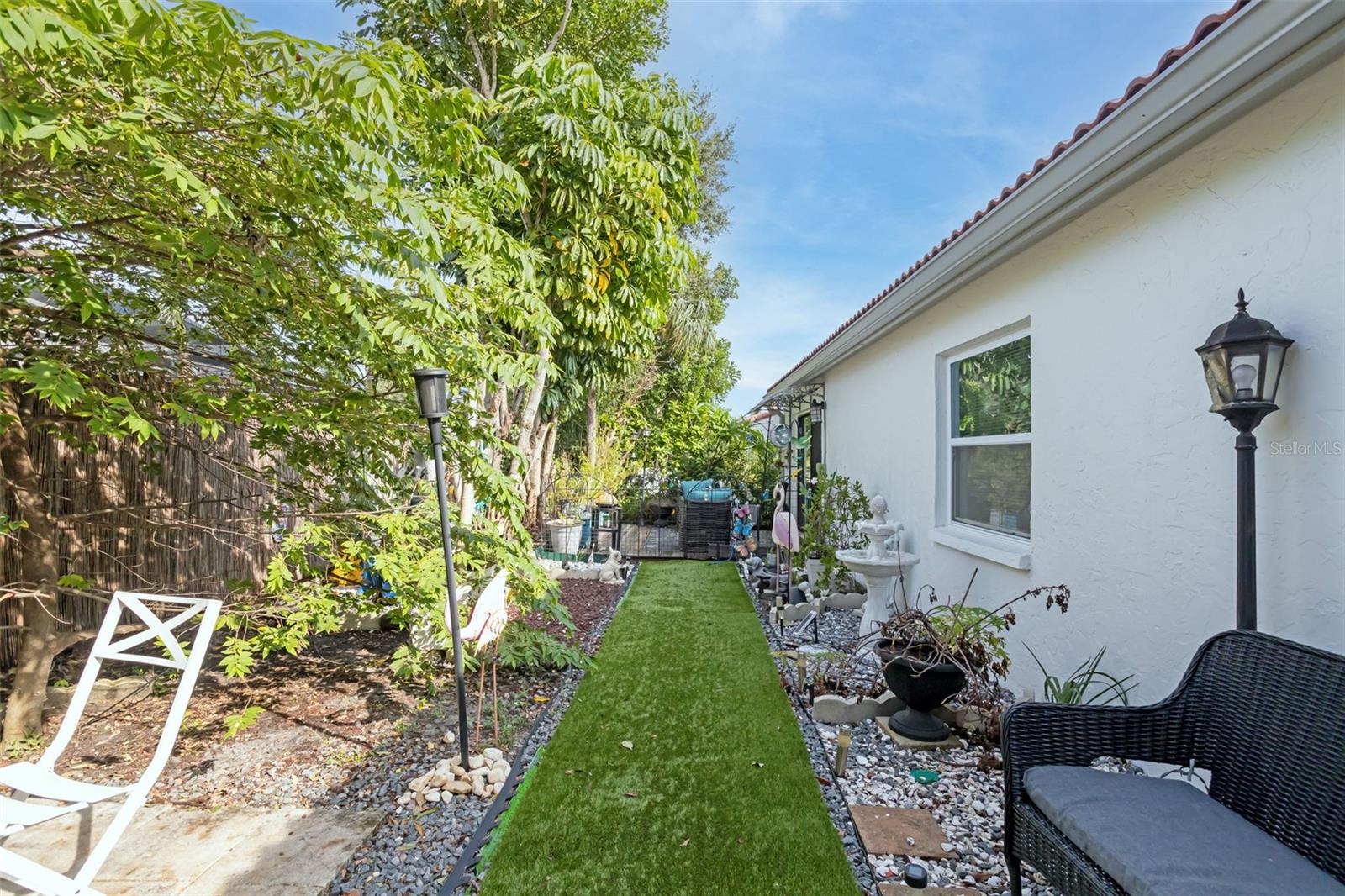 7236 LAS CASAS DR