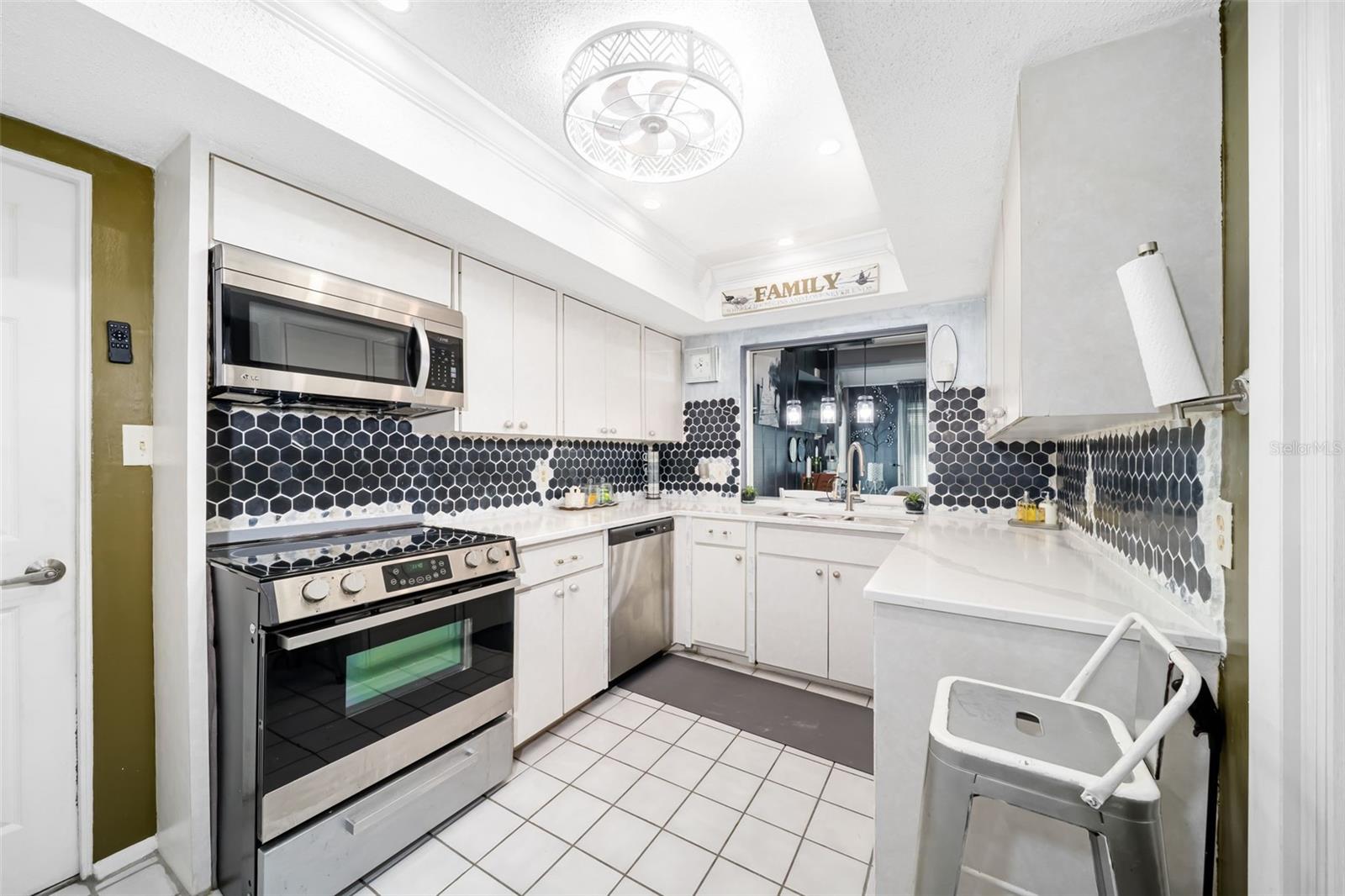 7236 LAS CASAS DR