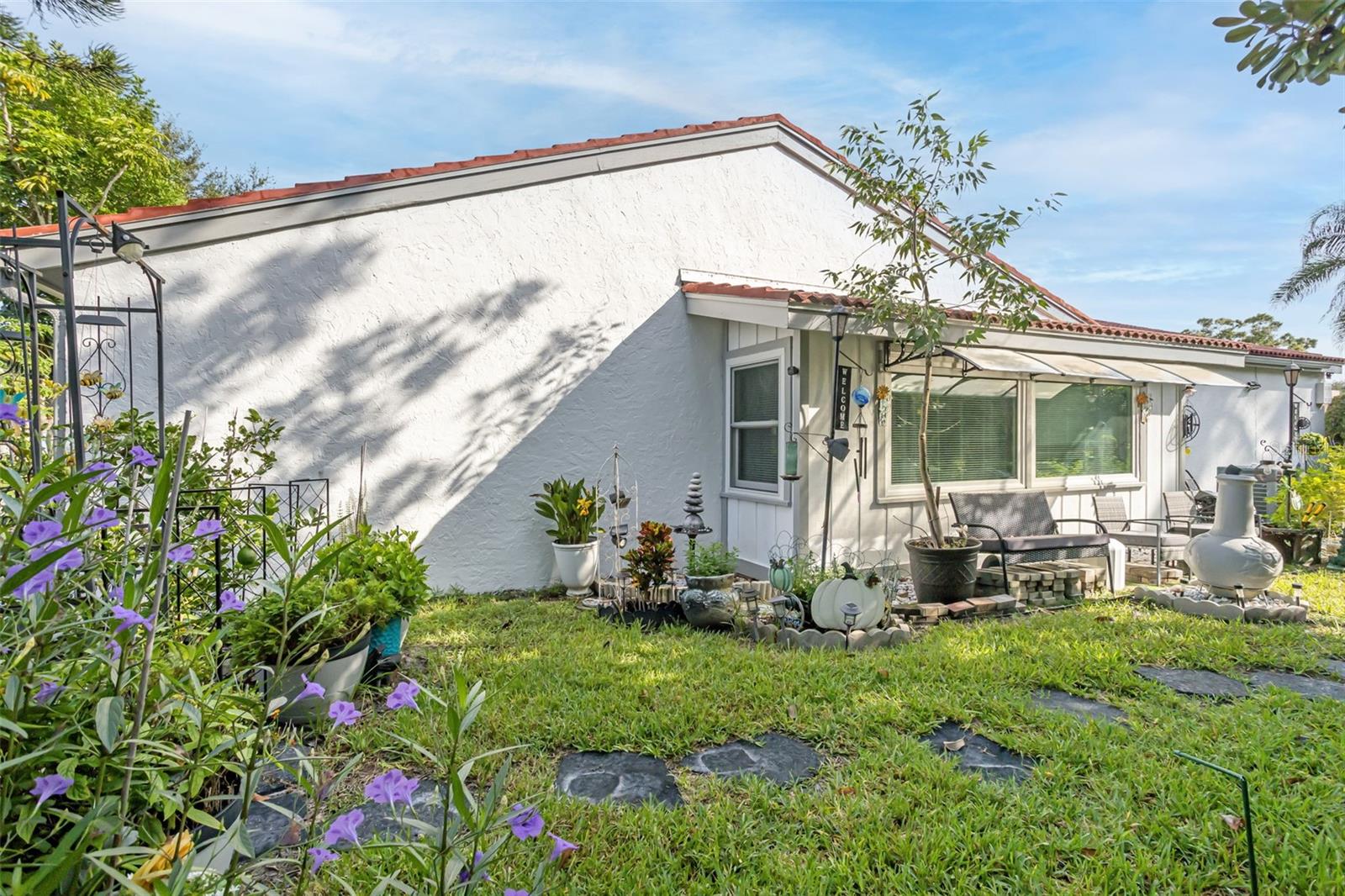 7236 LAS CASAS DR