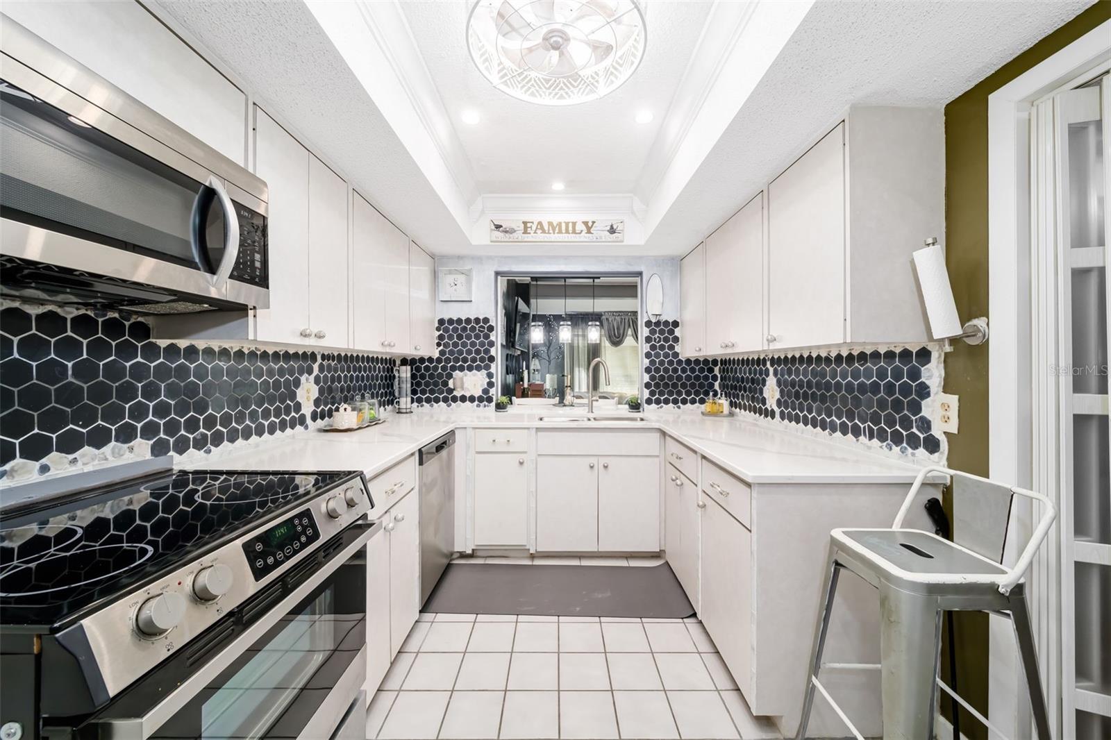 7236 LAS CASAS DR