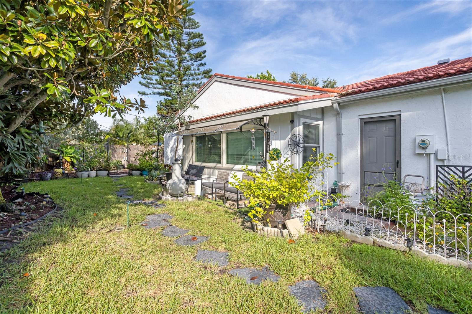 7236 LAS CASAS DR
