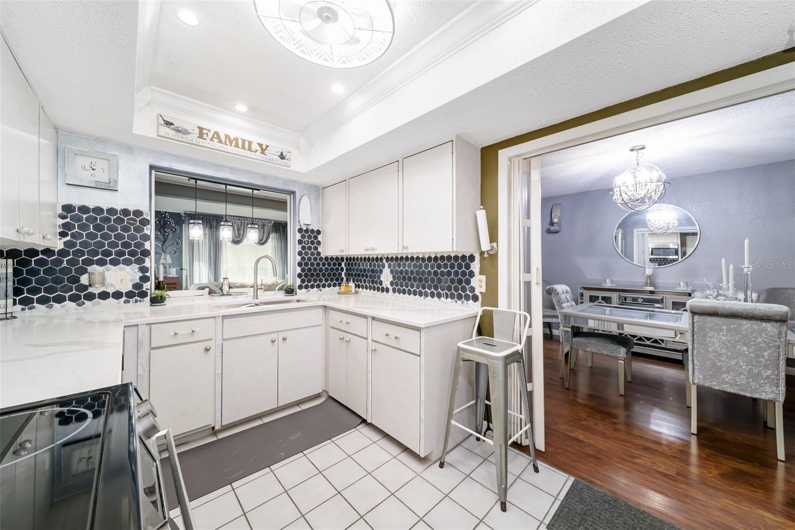 7236 LAS CASAS DR
