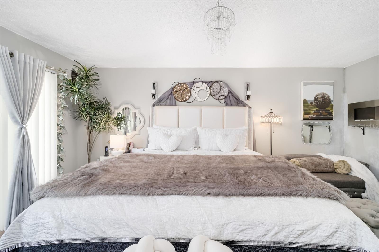 7236 LAS CASAS DR