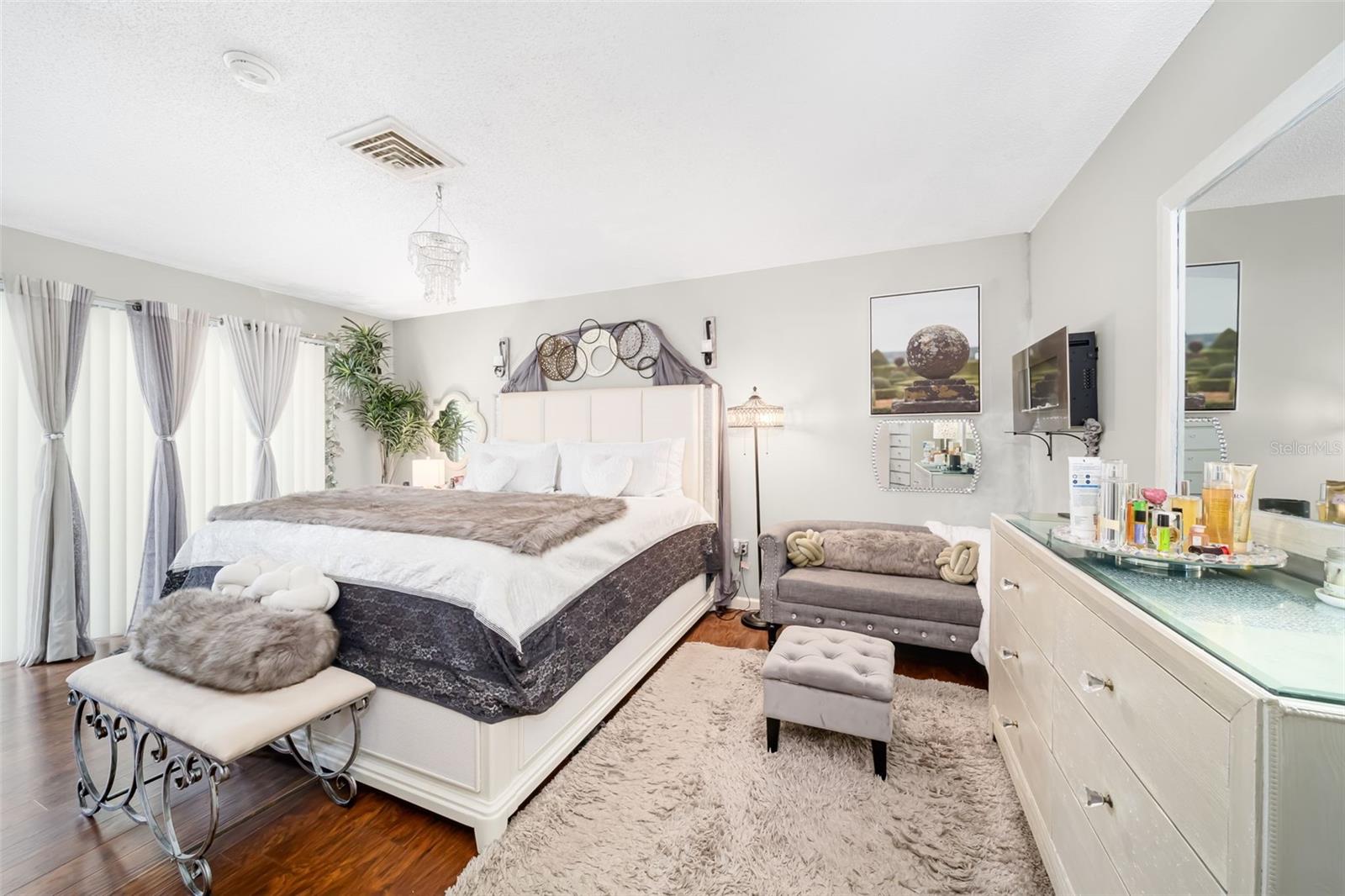 7236 LAS CASAS DR