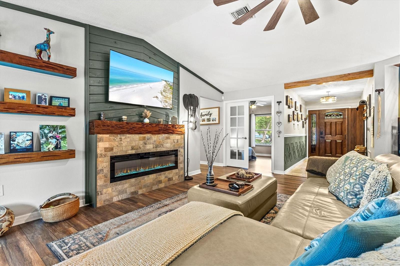 4250 KING RICHARD LN