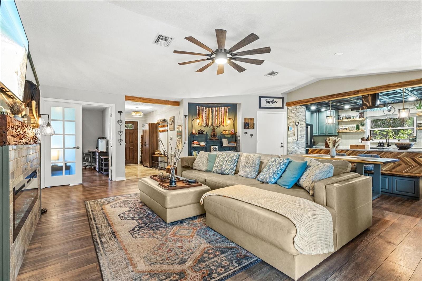 4250 KING RICHARD LN