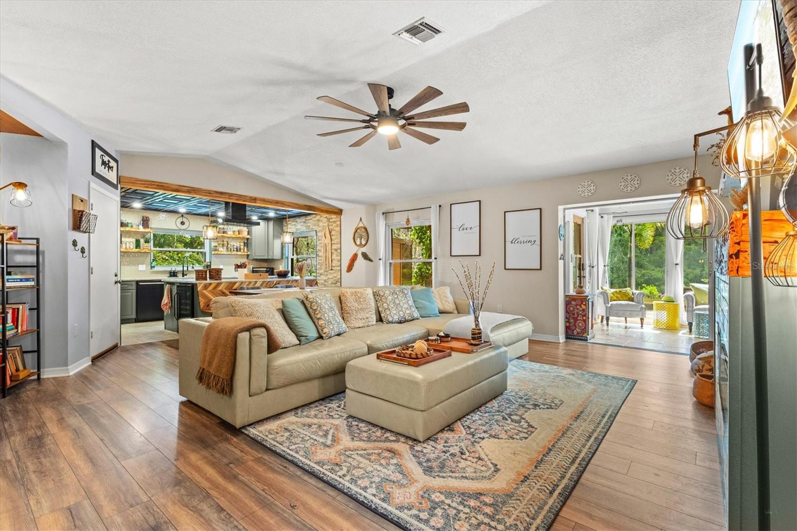 4250 KING RICHARD LN
