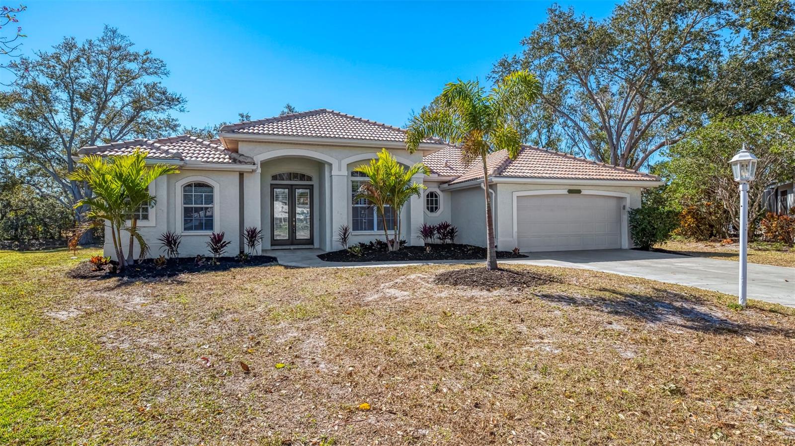 4900 OLD OAKLEAF DR