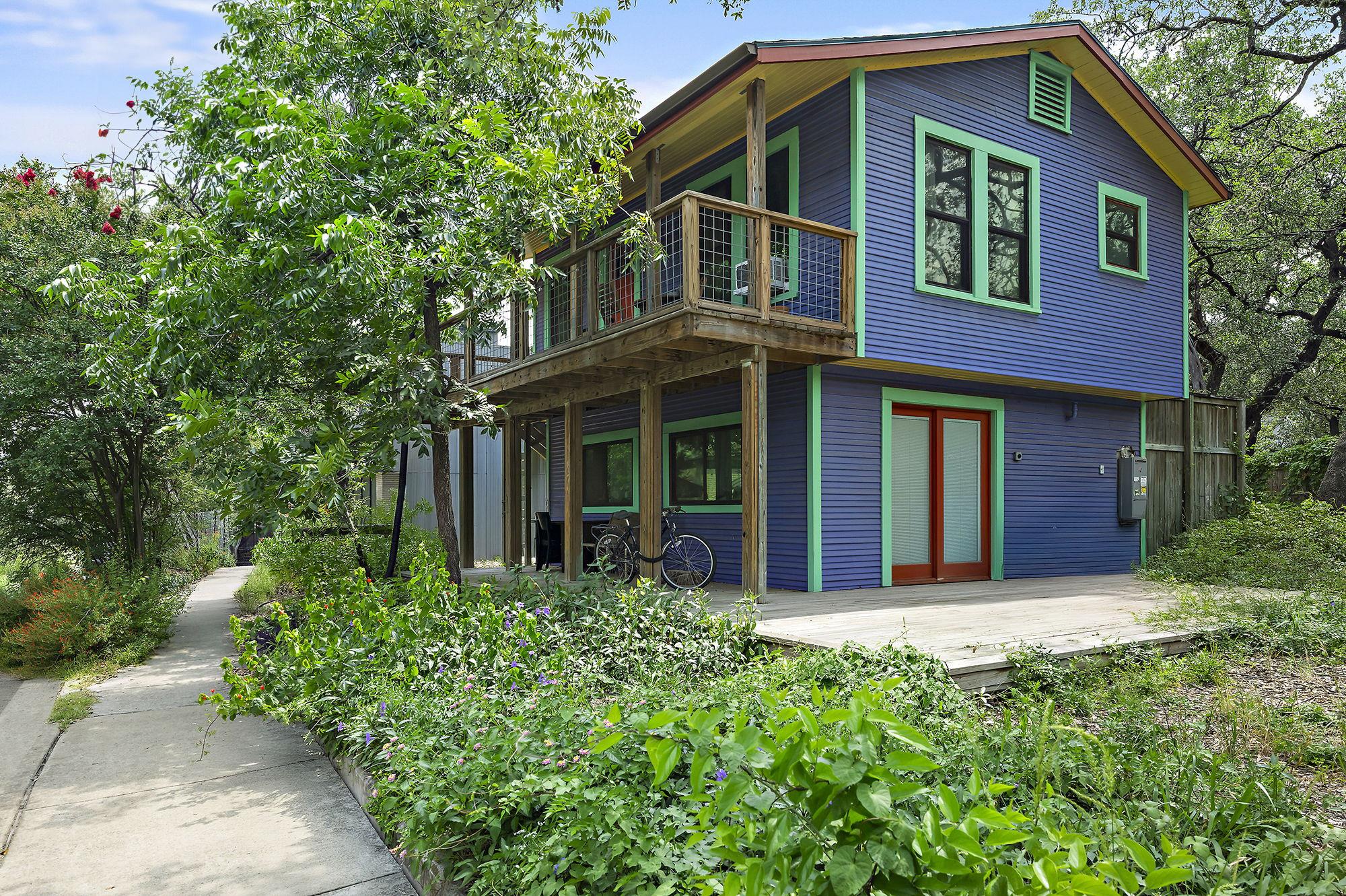 914 James ST