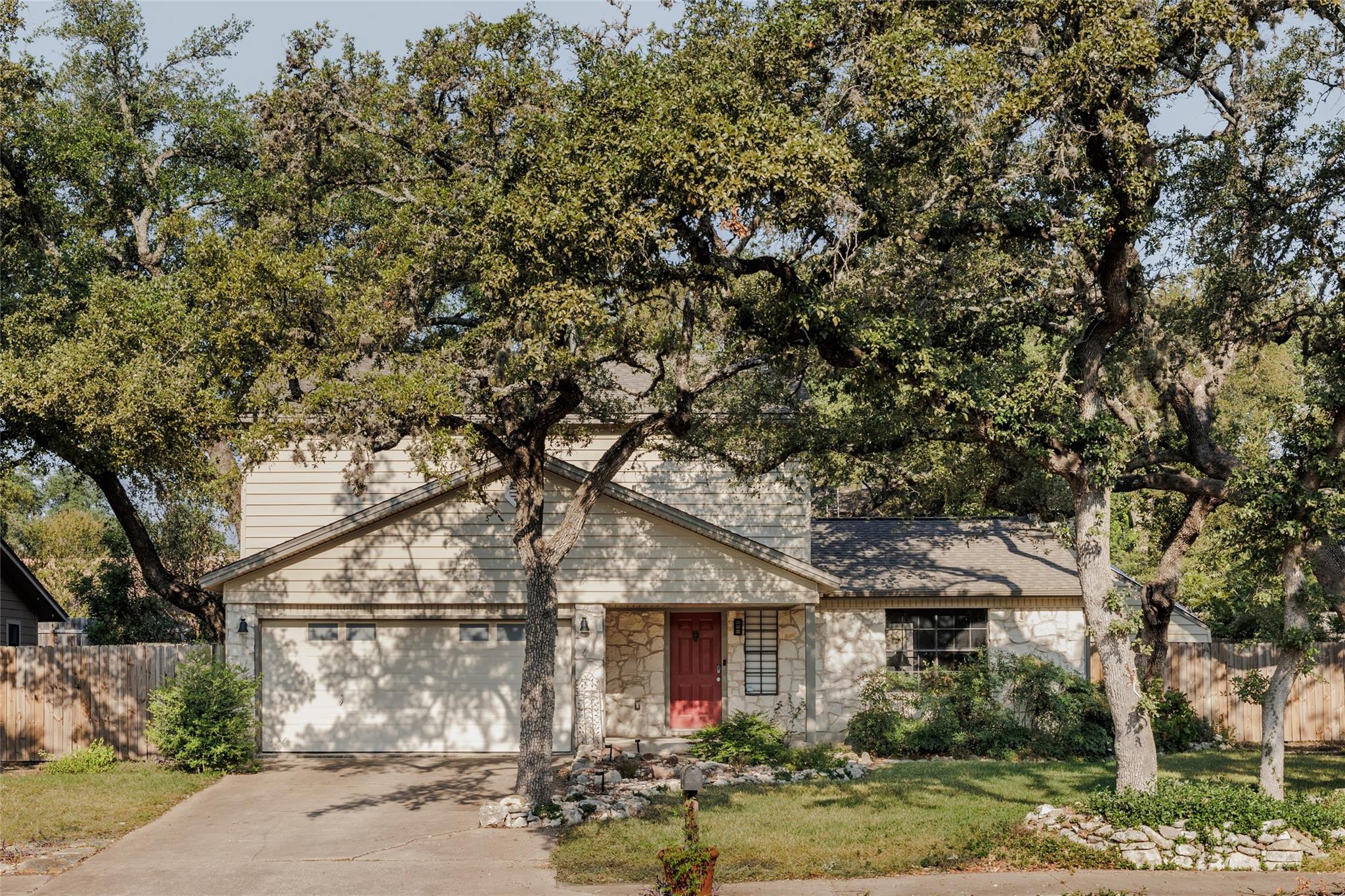 7806 Beauregard CIR