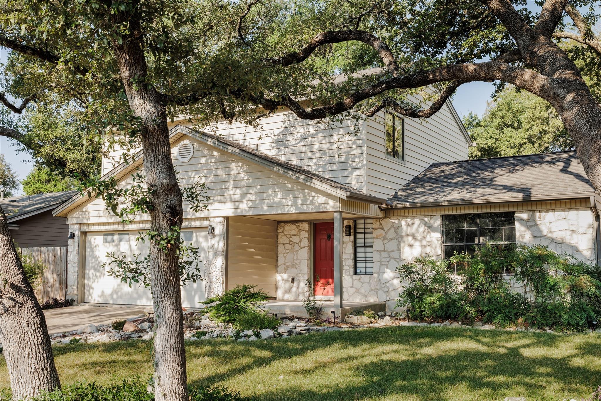 7806 Beauregard CIR