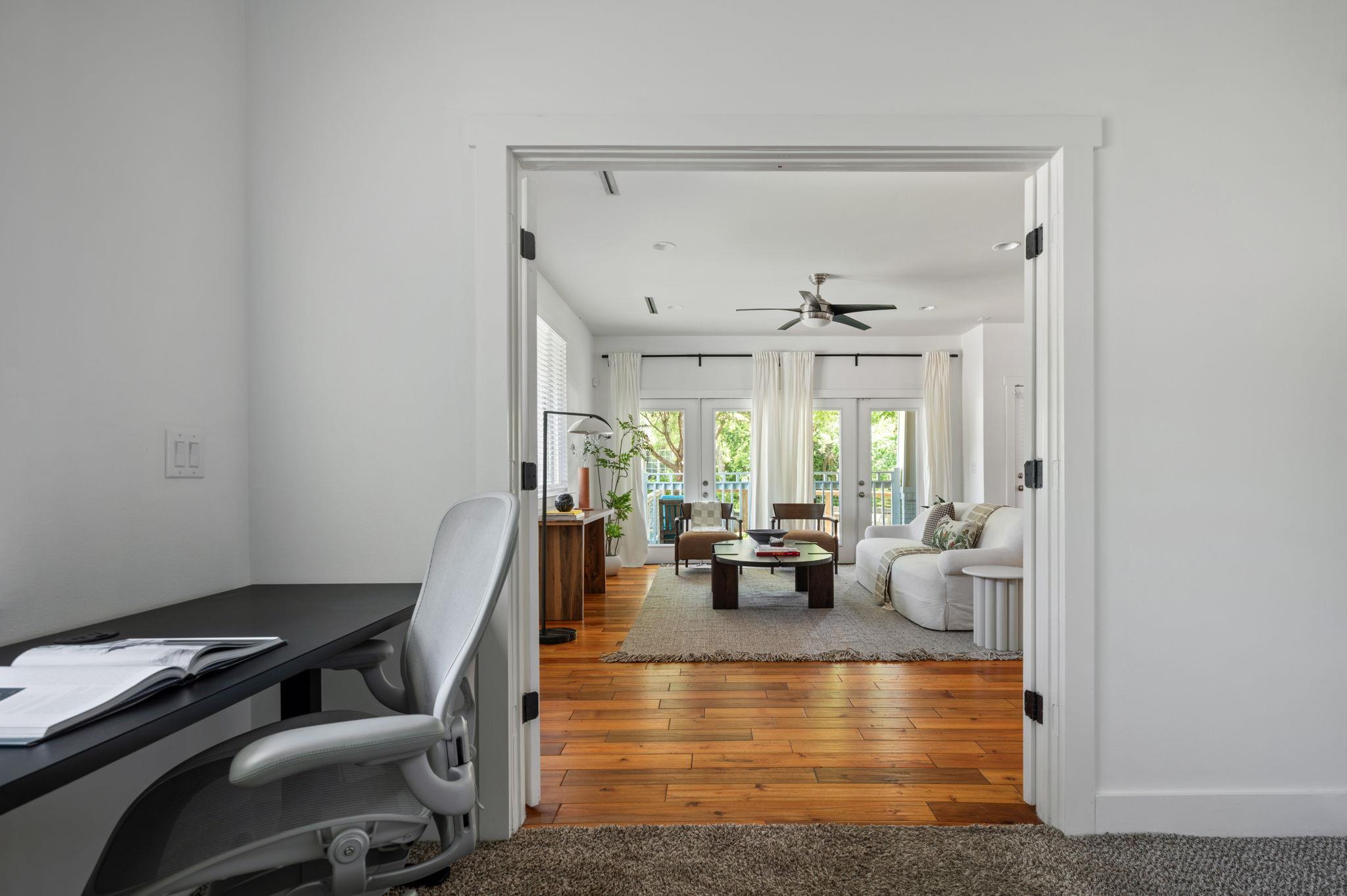 2413 Sharon LN