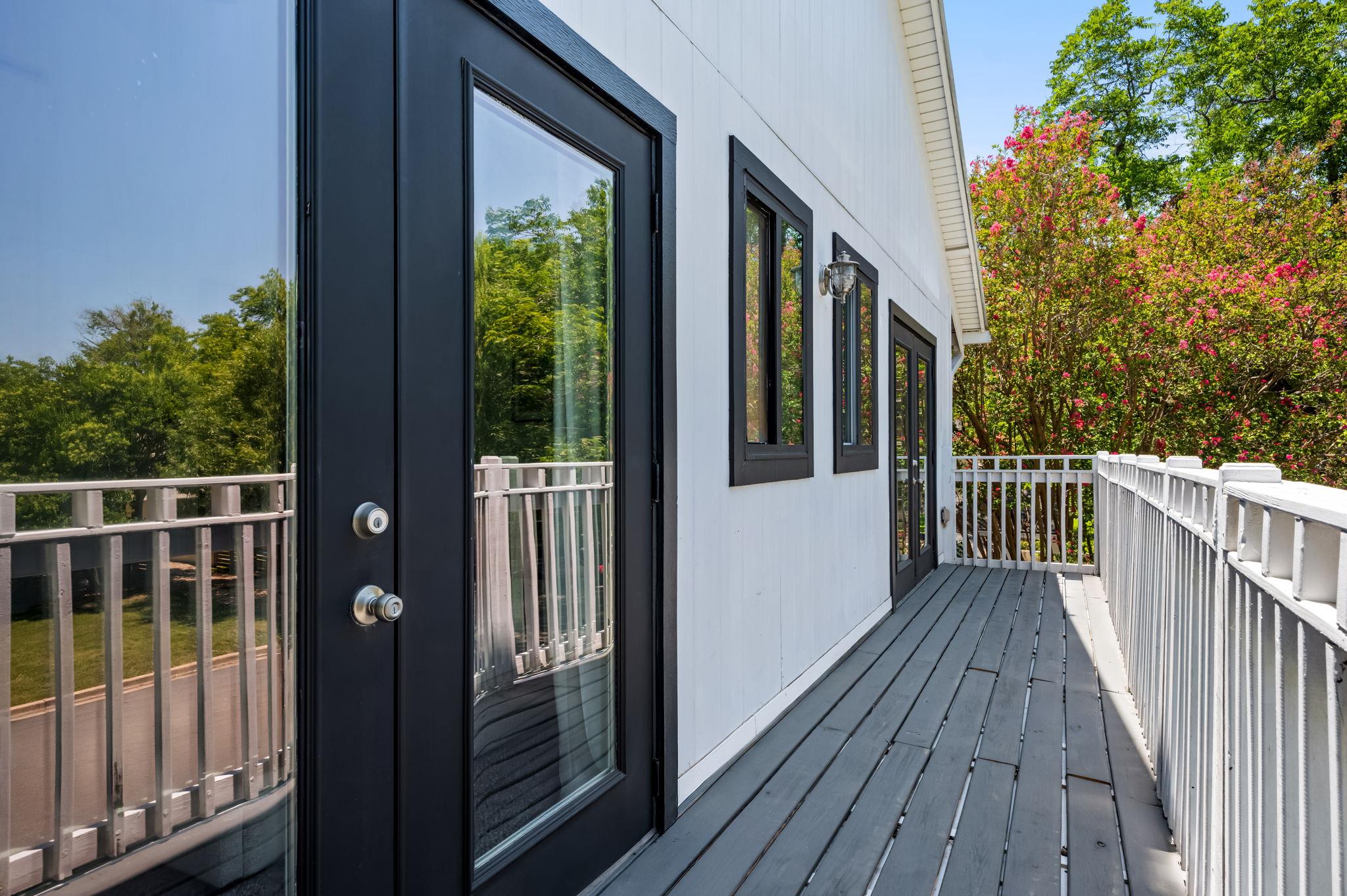 2413 Sharon LN