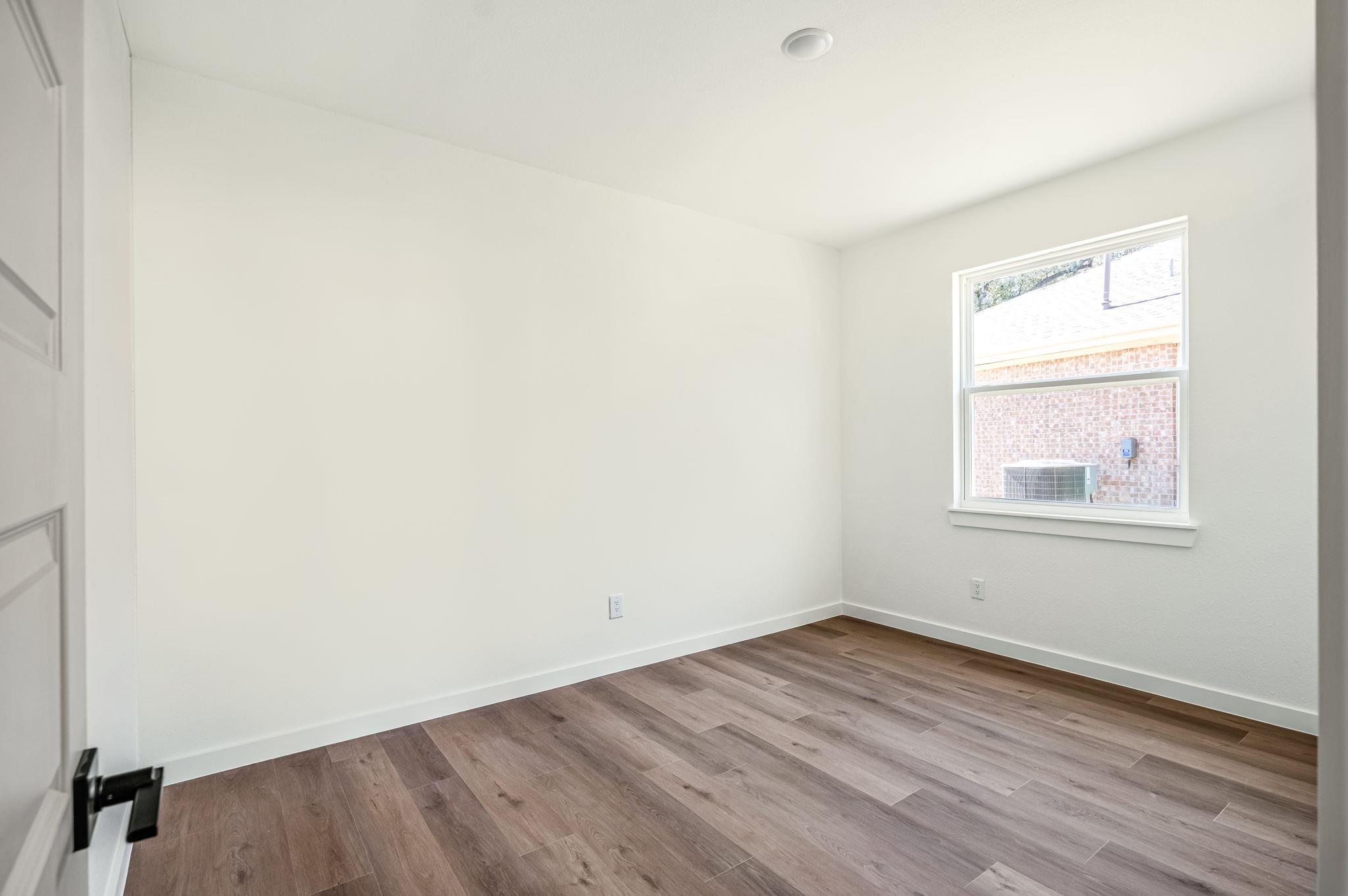 1516 Natural Bridge LN