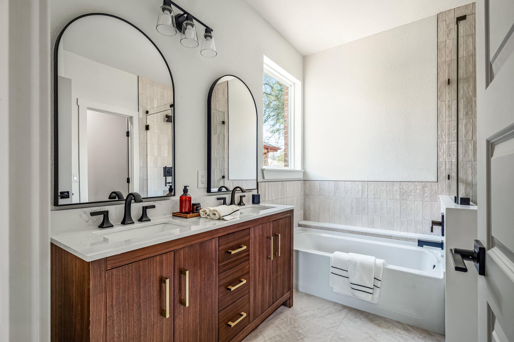 1516 Natural Bridge LN