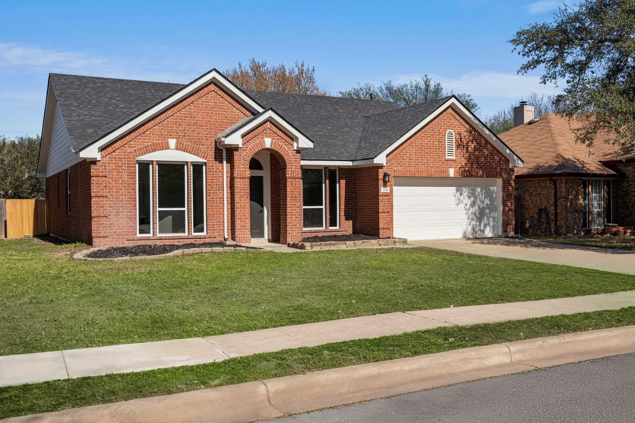 1516 Natural Bridge LN